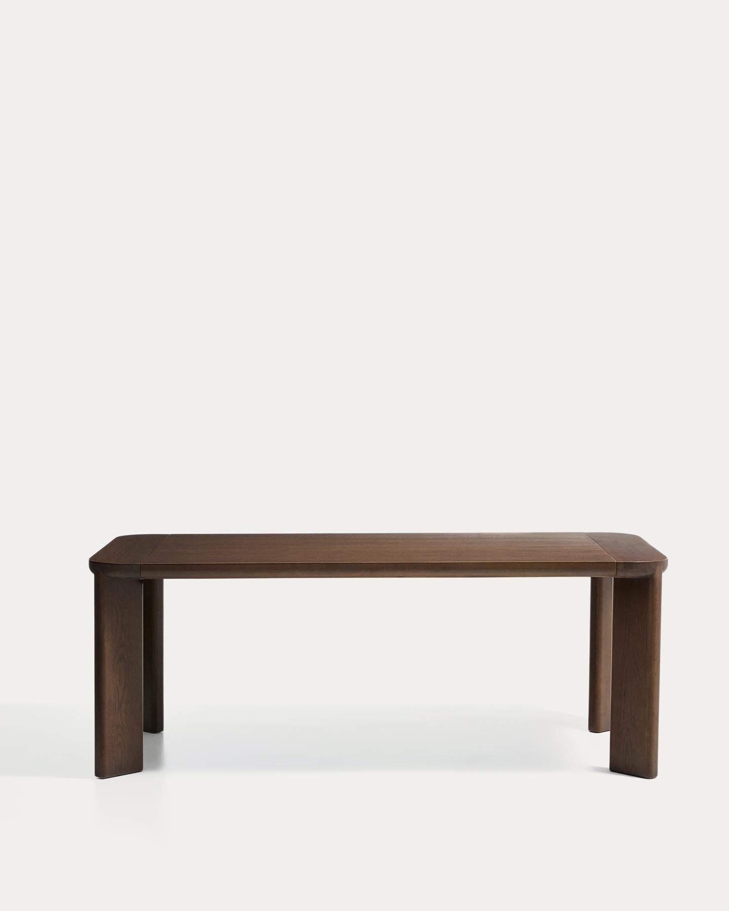 Ausziehtisch Jondal aus massivem Eichenholz und Eichenfurnier mit Nussbaumfinish, FSC 100 %, 200 (286) x 100 cm in Dunkelbraun präsentiert im Onlineshop von KAQTU Design AG. Esstisch ist von Kave Home
