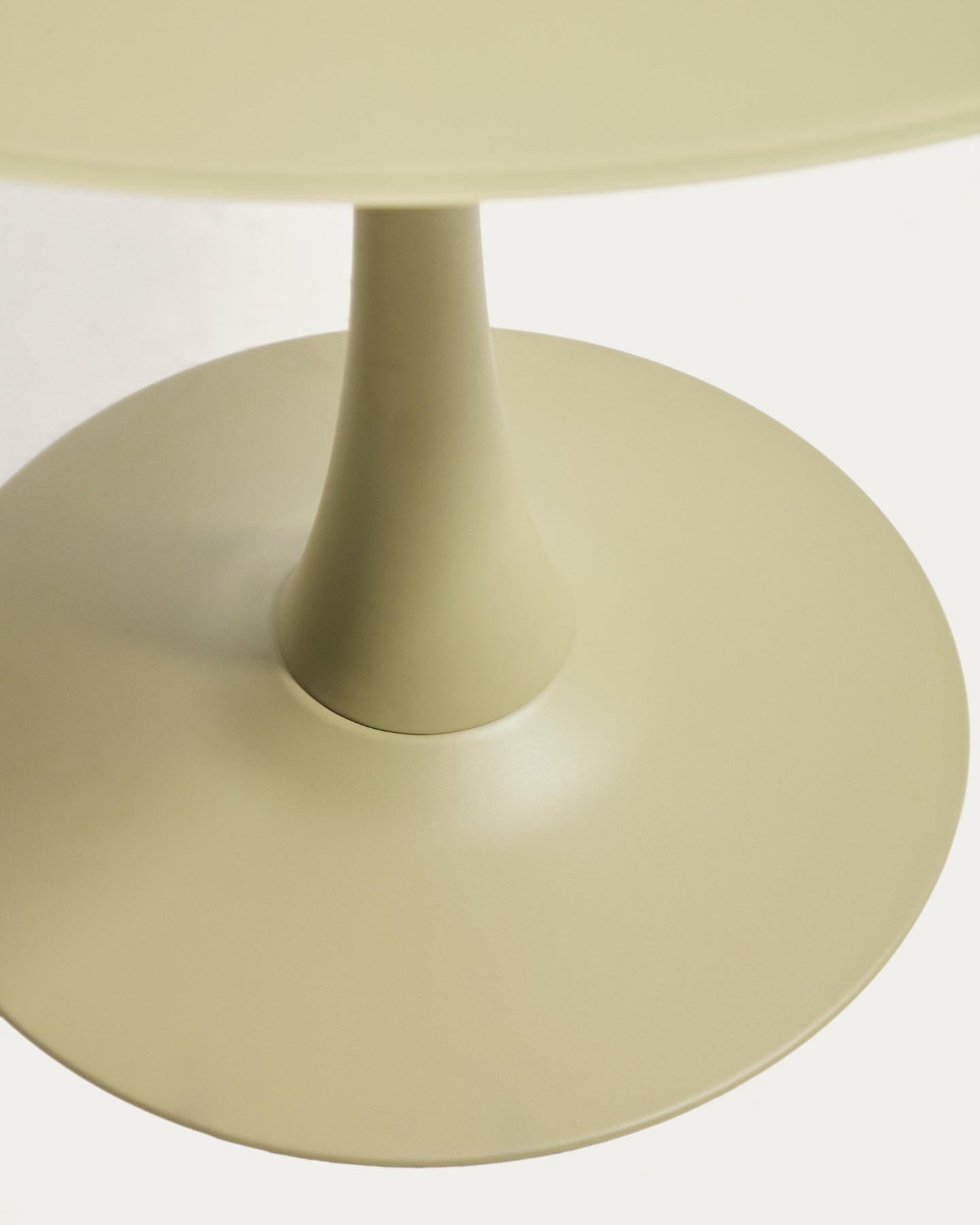 Runder Tisch Vedira aus Glas und grünem Stahl Ø 120 cm in Hellgrün präsentiert im Onlineshop von KAQTU Design AG. Esstisch ist von Kave Home