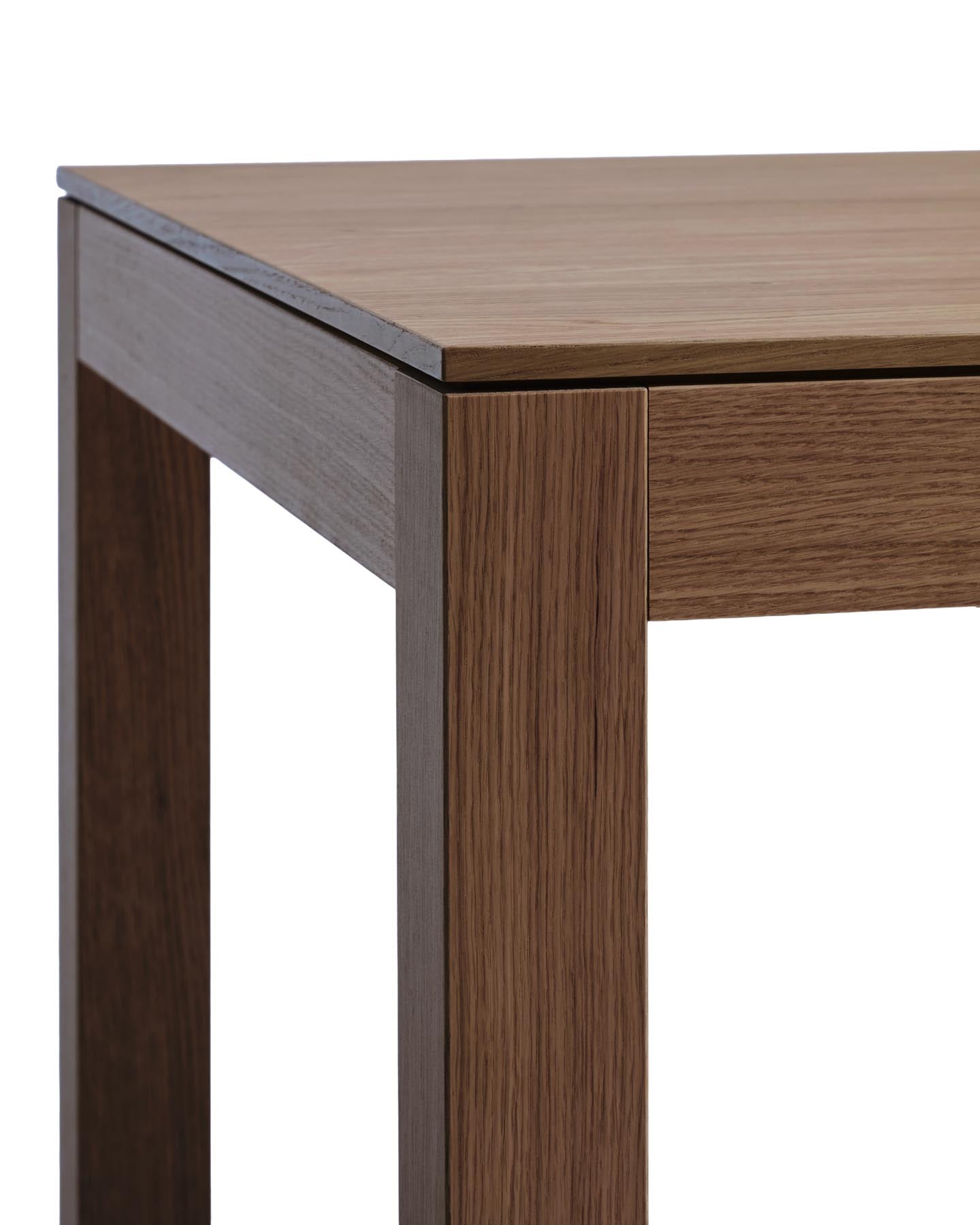 Ausziehtisch Narevi aus Eichenfurnier mit Walnuss-Finish 170 (230) x 80 cm in Dunkelbraun präsentiert im Onlineshop von KAQTU Design AG. Esstisch ist von Kave Home