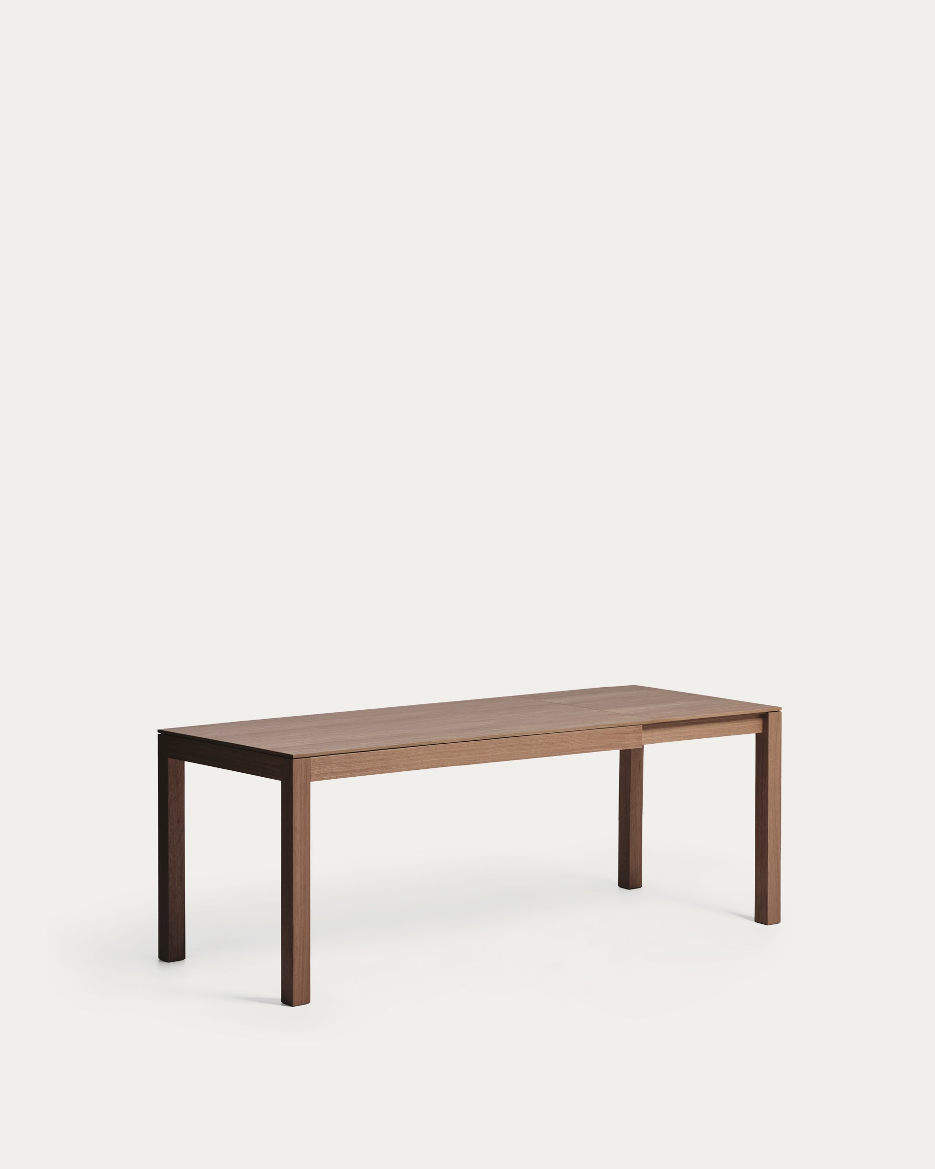 Ausziehtisch Narevi aus Eichenfurnier mit Walnuss-Finish 170 (230) x 80 cm in Dunkelbraun präsentiert im Onlineshop von KAQTU Design AG. Esstisch ist von Kave Home