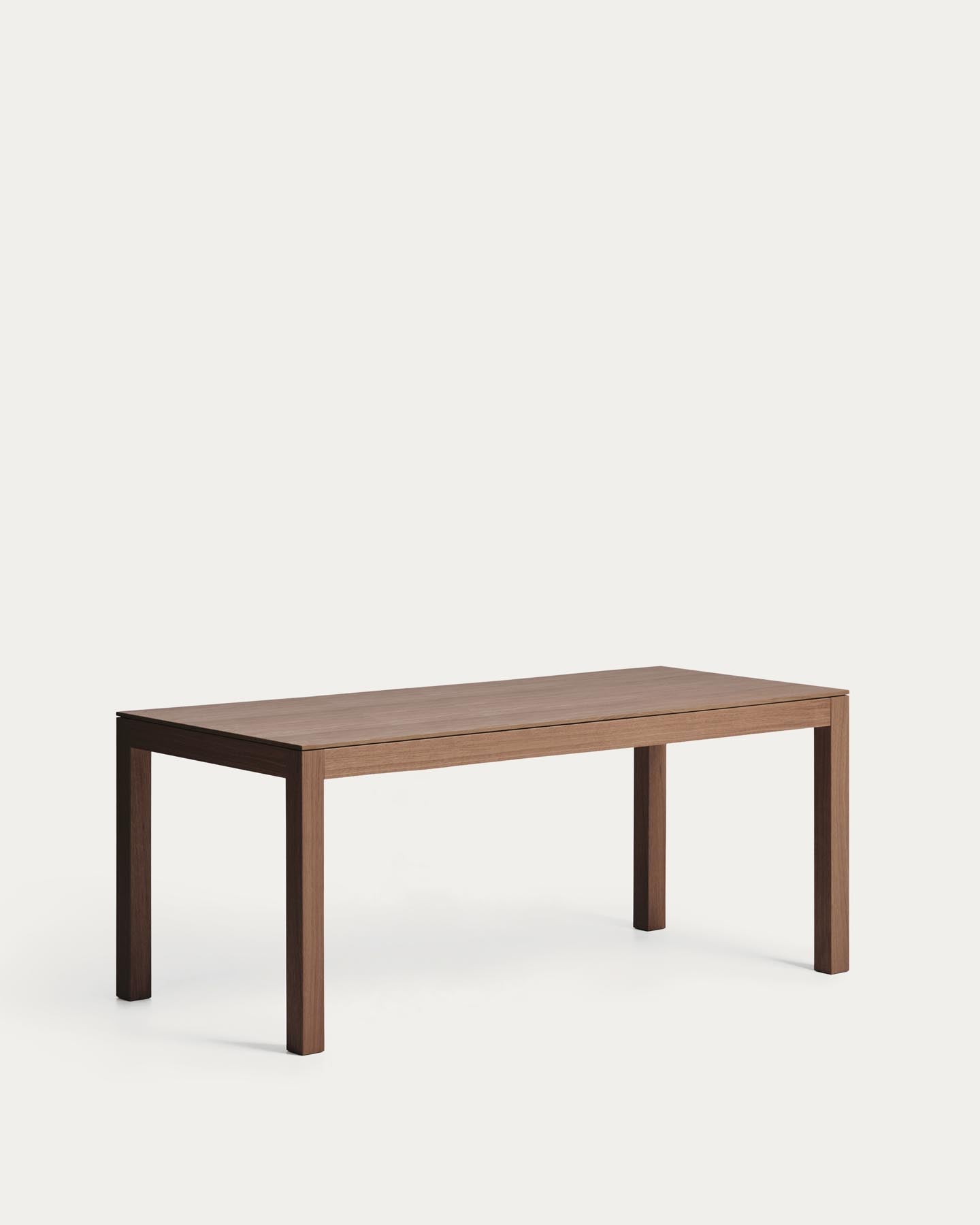 Ausziehtisch Narevi aus Eichenfurnier mit Walnuss-Finish 210 (270) x 100 cm in Dunkelbraun präsentiert im Onlineshop von KAQTU Design AG. Esstisch ist von Kave Home