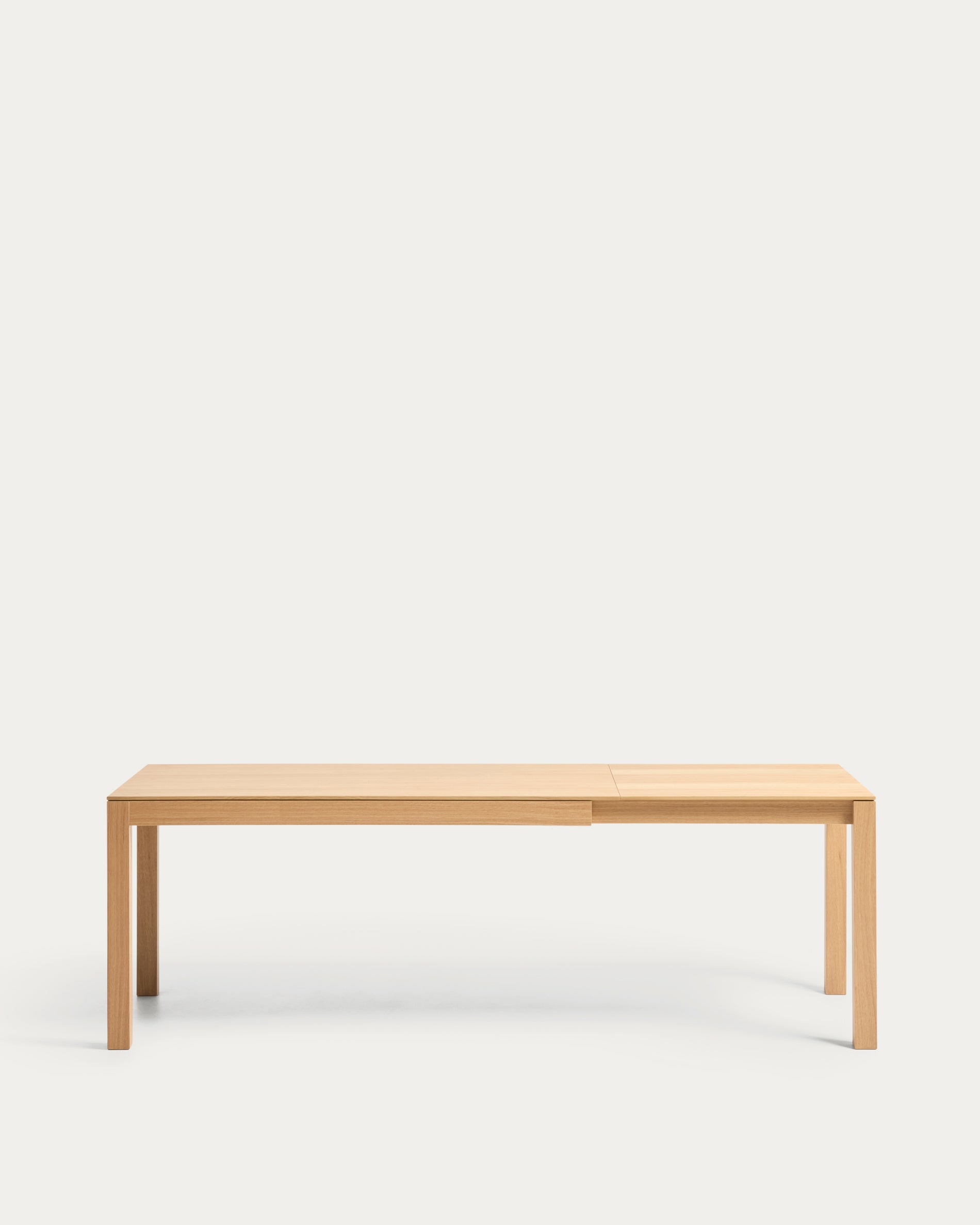 Ausziehtisch Narevi aus Eichenfurnier mit naturfarbenem Finish 210 (270) x 100 cm in Braun präsentiert im Onlineshop von KAQTU Design AG. Esstisch ist von Kave Home