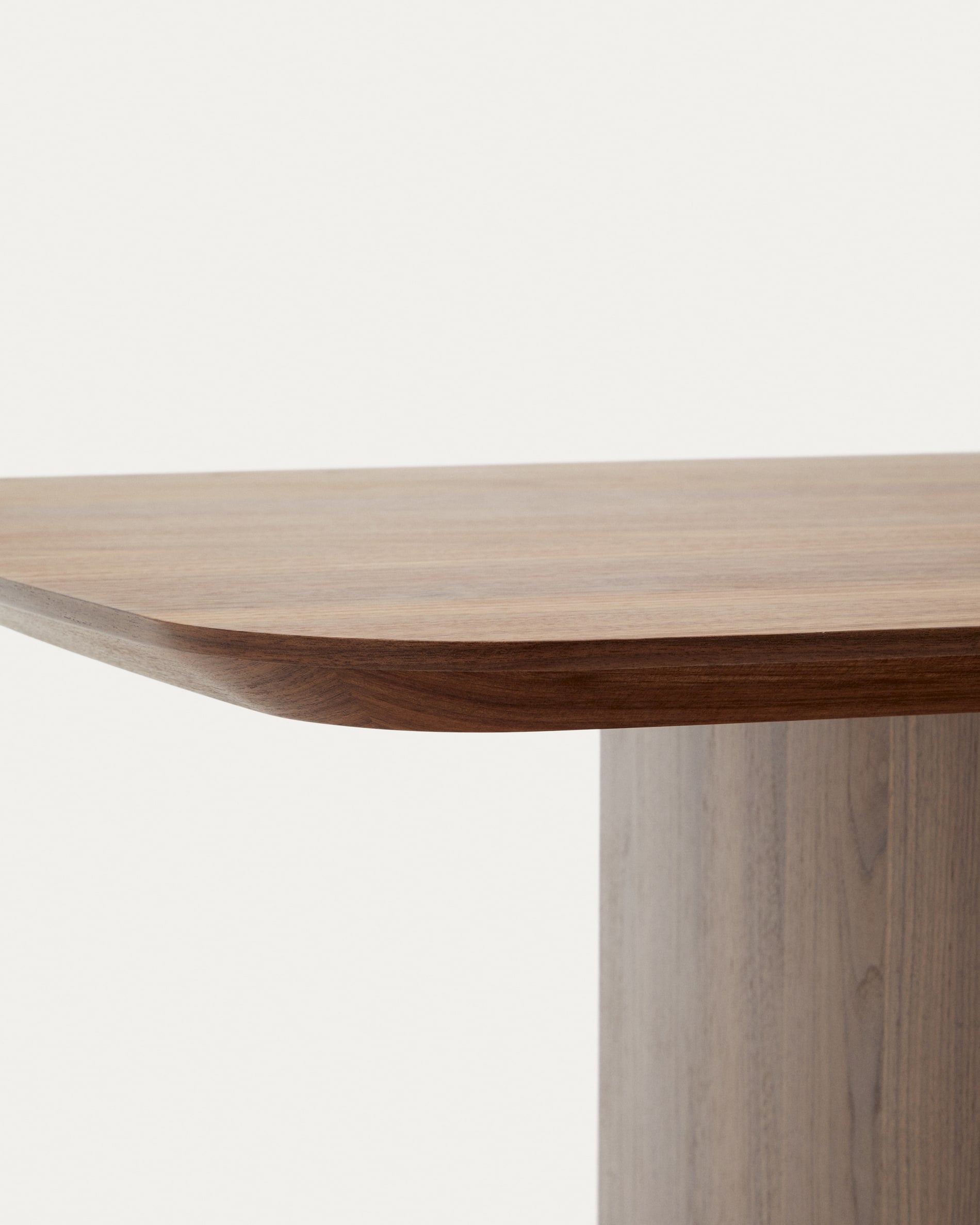 Eleganter Litto Tisch aus Walnussfurnier, 240 x 100 cm. Perfekt für gesellige Abende und stilvolle Einrichtung. Hochwertige Handwerkskunst!