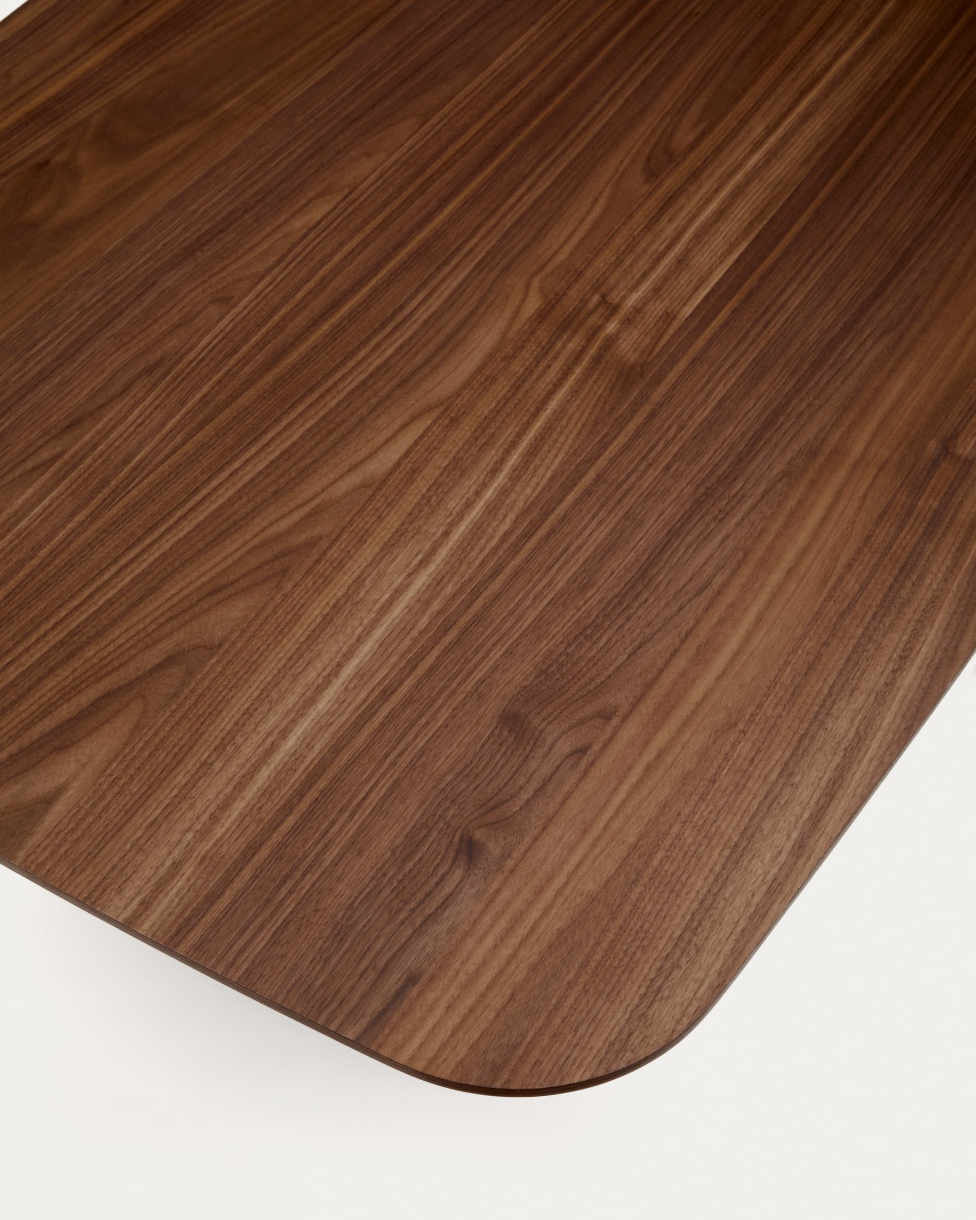 Stilvoller Litto Tisch aus edlem Walnussfurnier, 240 x 100 cm. Ideal für gesellige Runden und modernes Wohndesign. Langlebig und elegant!