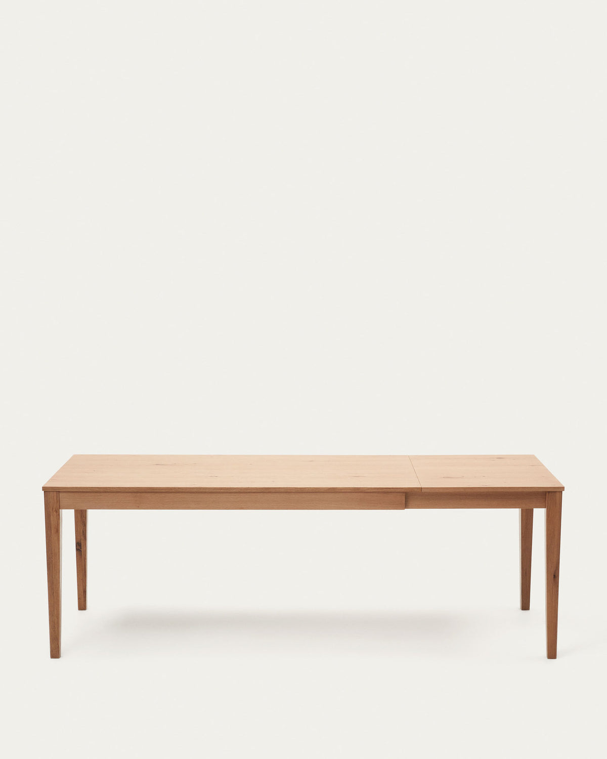 Yain Ausziehtisch aus Eichenfurnier und massiver Eiche 160 (220) x 80 cm in Natur präsentiert im Onlineshop von KAQTU Design AG. Esstisch ist von Kave Home