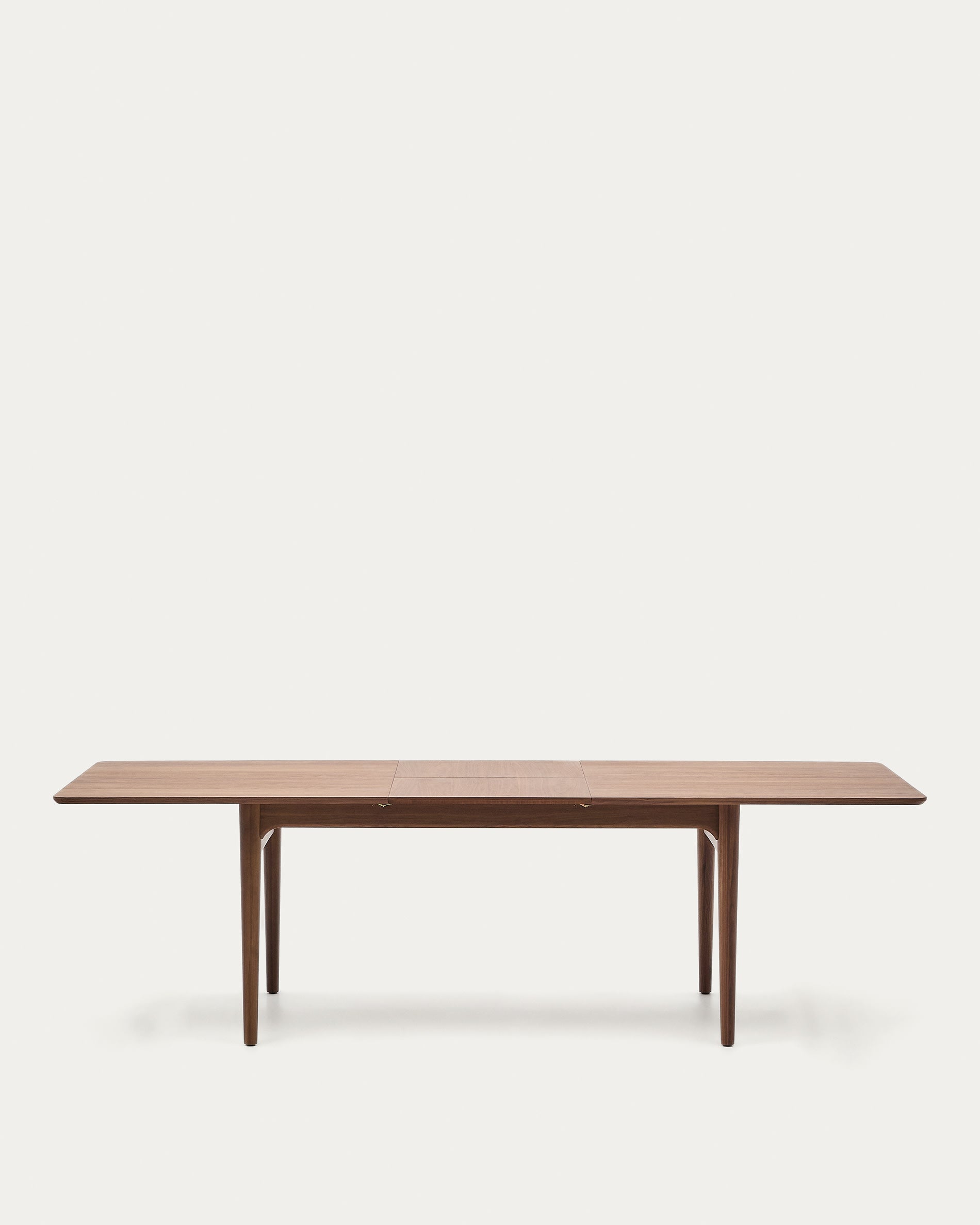Eleganter ausziehbarer Tisch aus Nussbaumholz, 200-260 cm, FSC-zertifiziert, ideal für moderne Wohn- und Essbereiche.