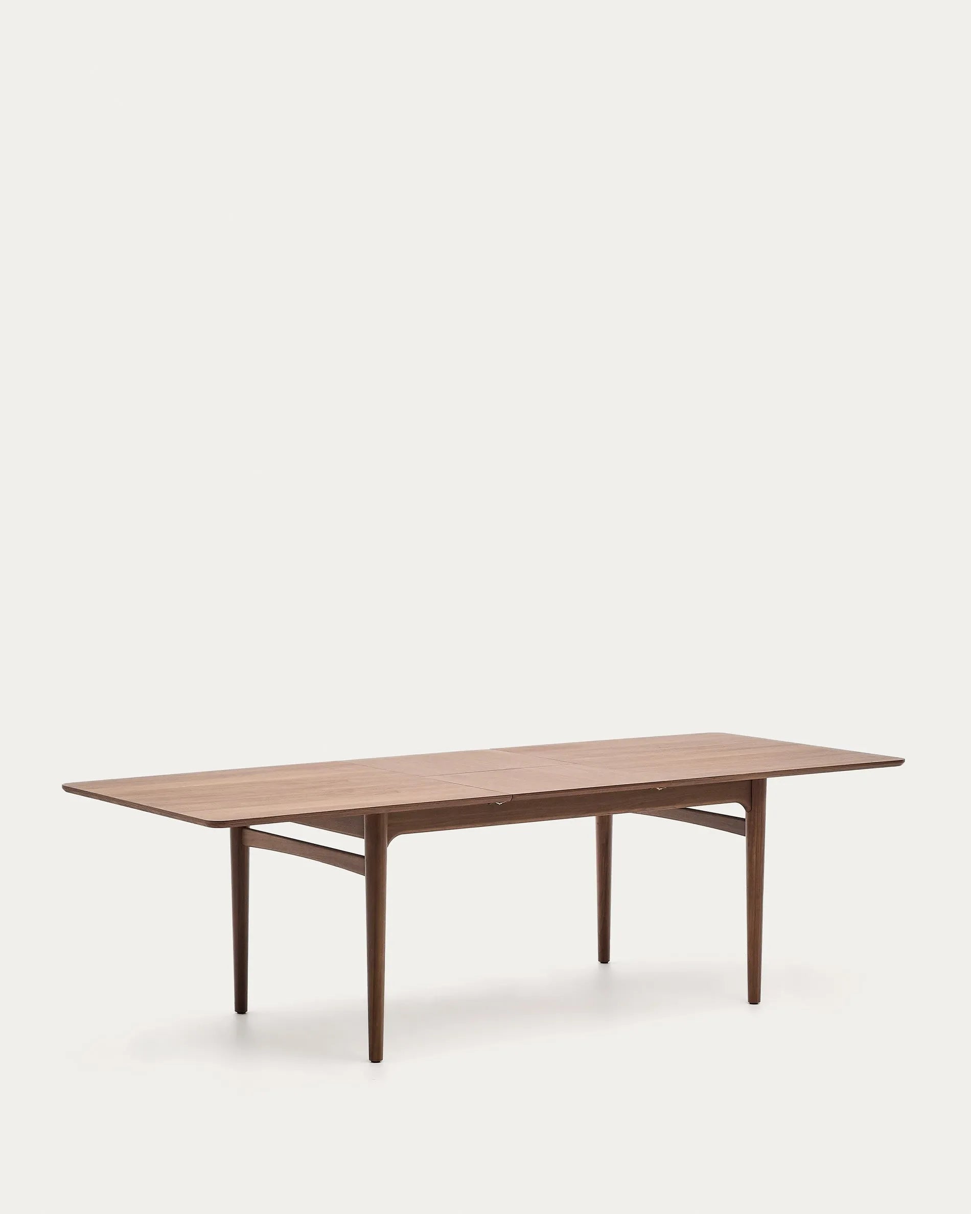 Moderner ausziehbarer Tisch aus Nussbaumholz, 200-260 cm, FSC-zertifiziert, perfekt für stilvolle Wohn- und Esszimmer.