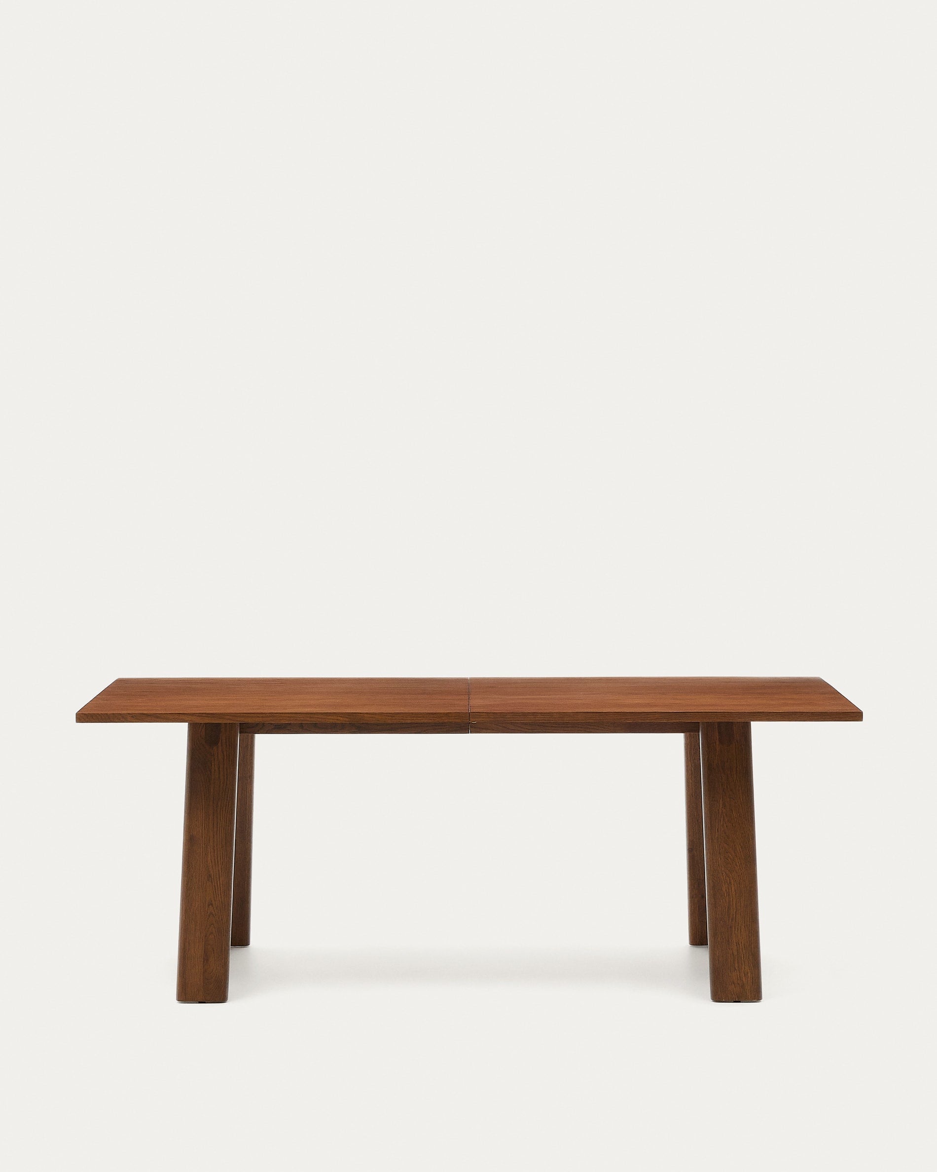 3D-Modell des Arlen Ausziehtischs: Eichenholz, Nussbaum-Finish, 200-250 cm, FSC-zertifiziert, elegant und funktional.