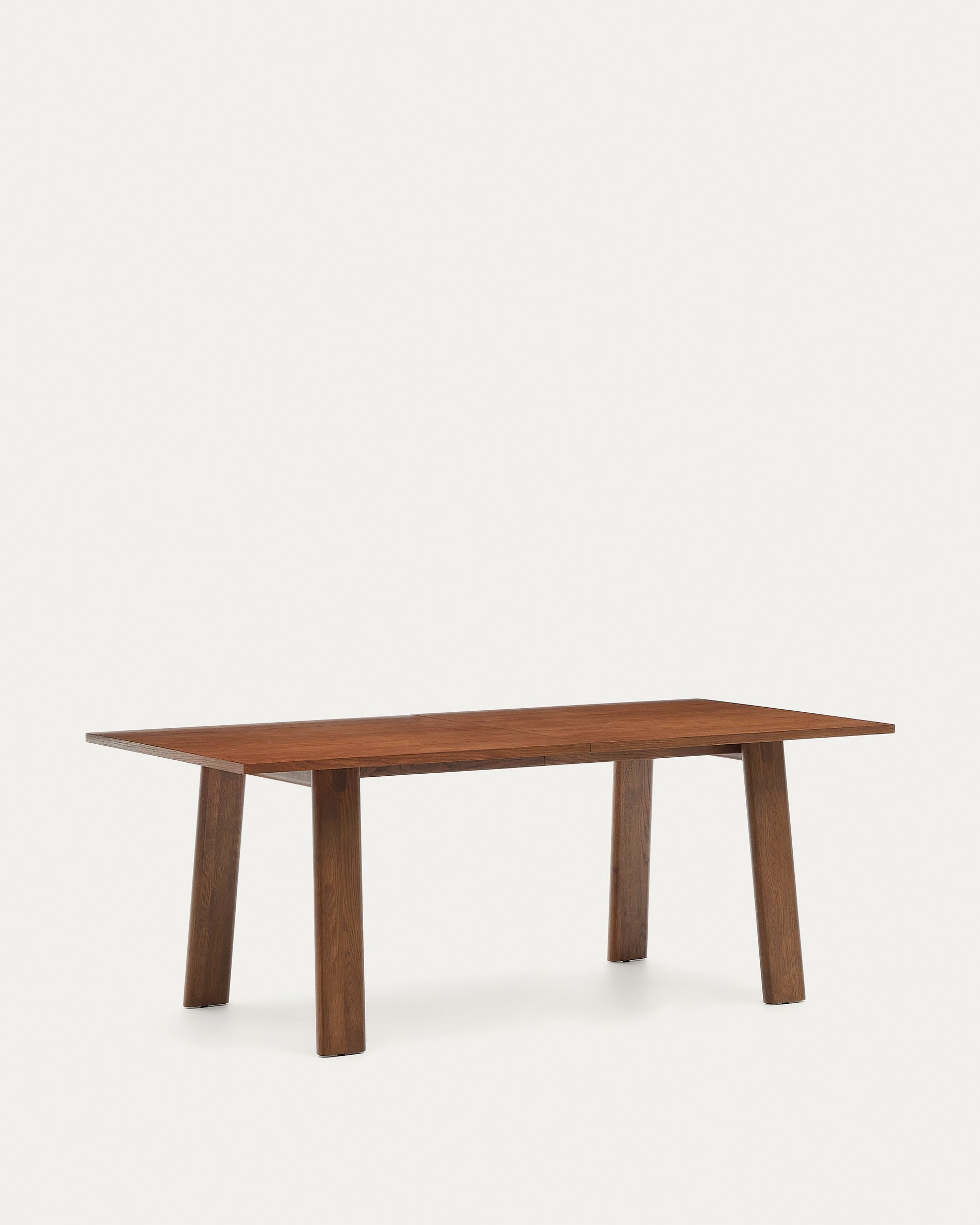 Moderner Arlen Ausziehtisch aus Eichenholz mit edlem Nussbaum-Finish, FSC-zertifiziert, 200-250 cm, perfekt für Ihr Zuhause.