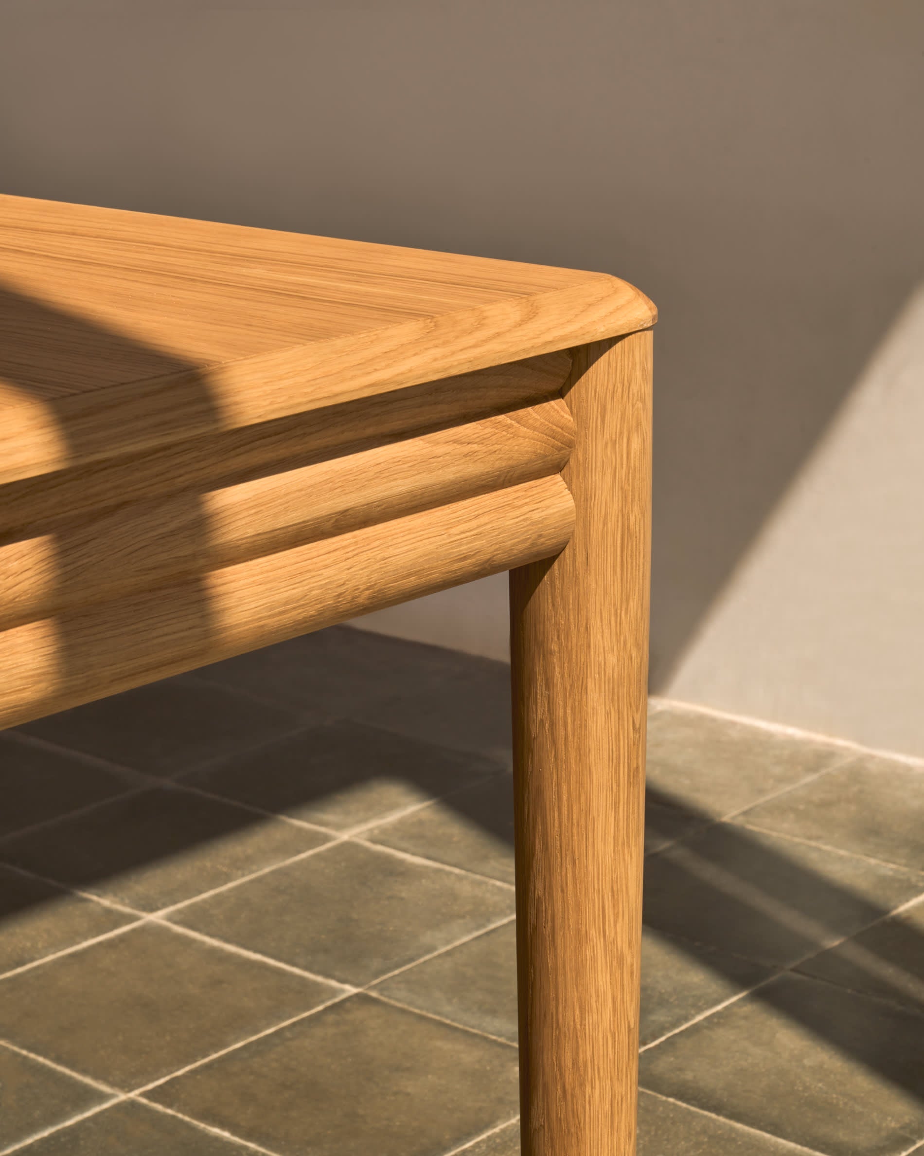 Eleganter Lenon Ausziehtisch aus FSC-zertifiziertem Eichenholz, 200-280 cm, naturfarben, ideal für stilvolle Essbereiche.