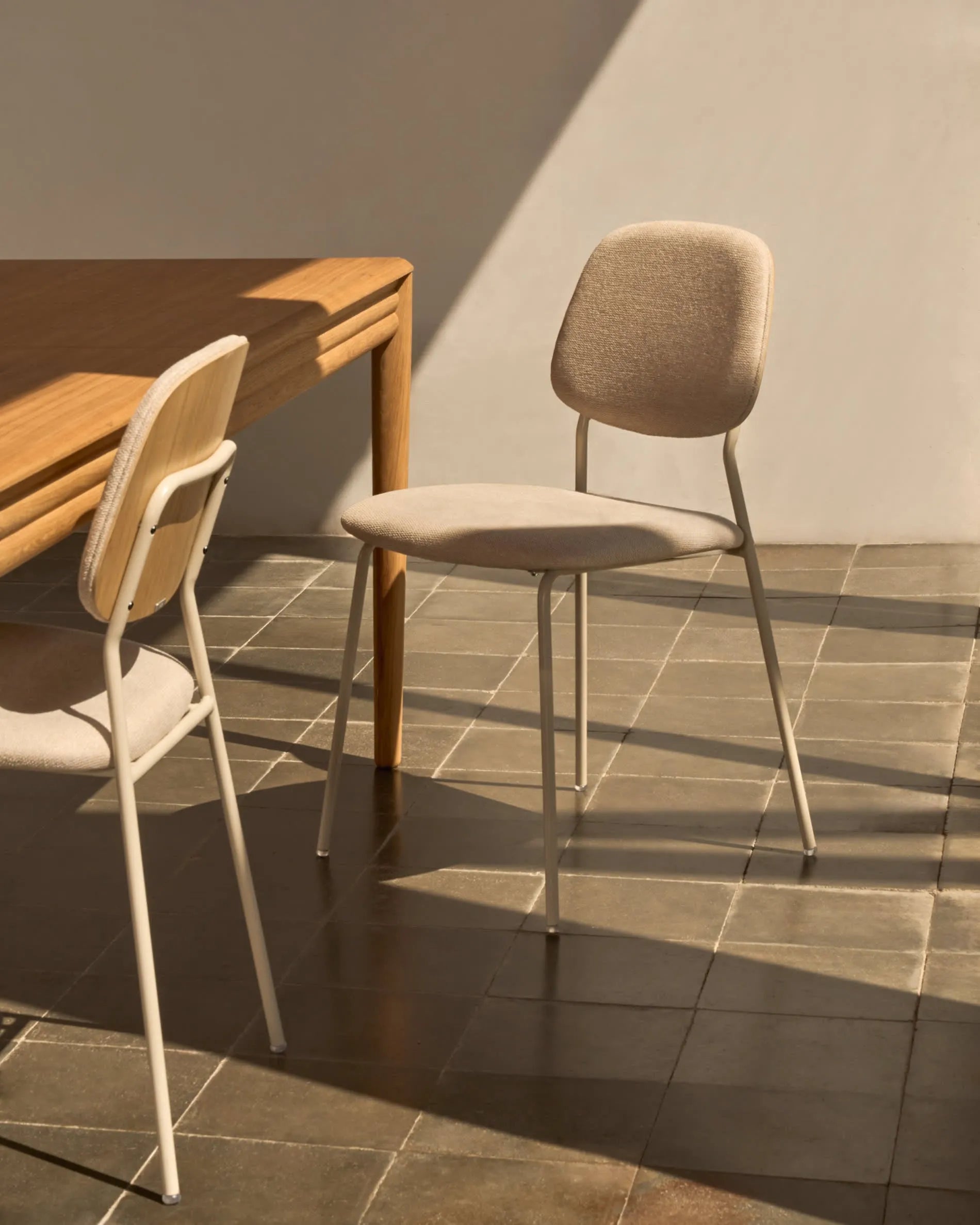 Eleganter Lenon Ausziehtisch aus FSC-zertifiziertem Eichenholz, naturfarben, 200-280 cm, ideal für stilvolle Essbereiche.