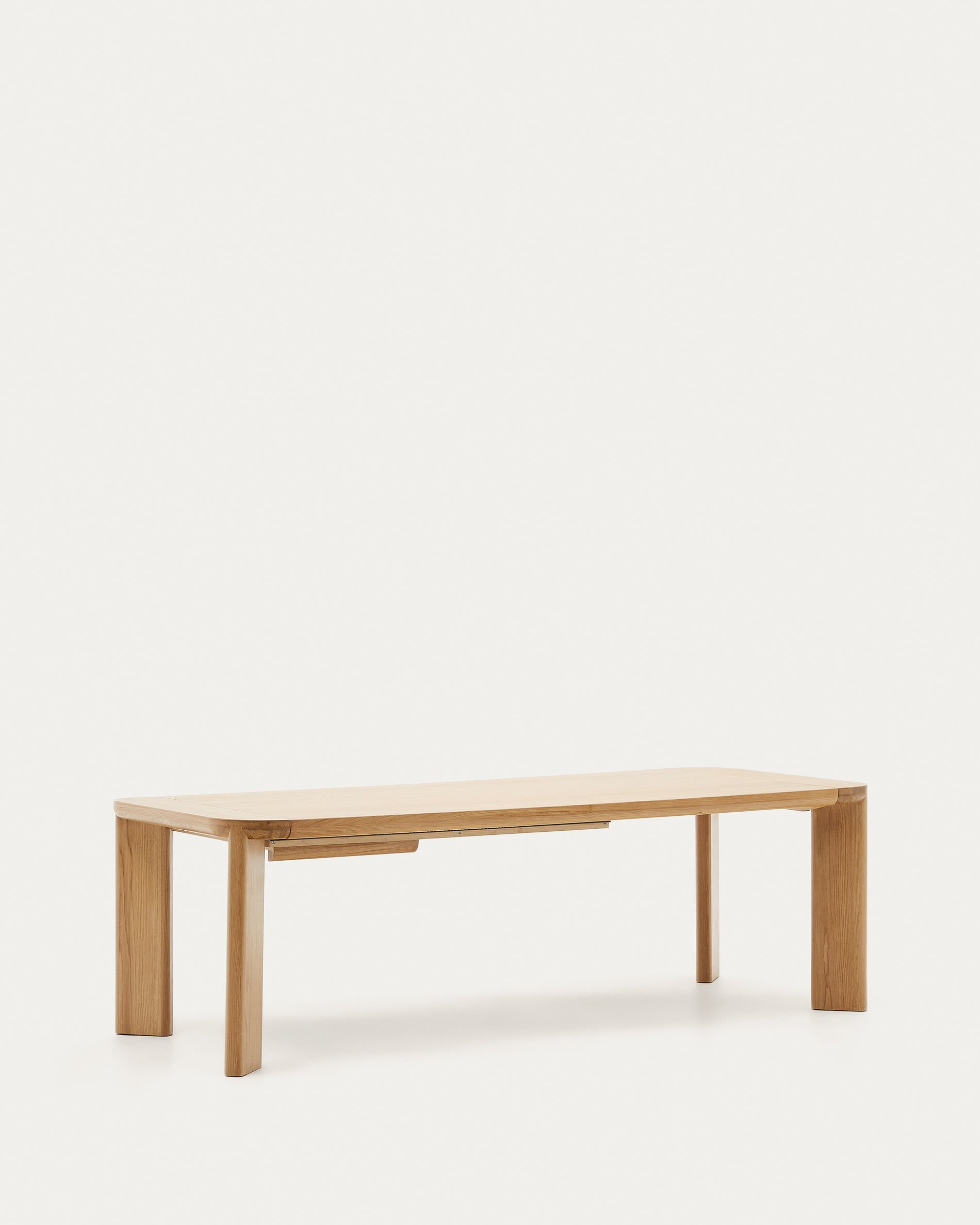 Eleganter Jondal Ausziehtisch aus FSC-zertifiziertem Eichenholz, erweiterbar von 240 auf 320 cm, perfekt für stilvolle Räume.