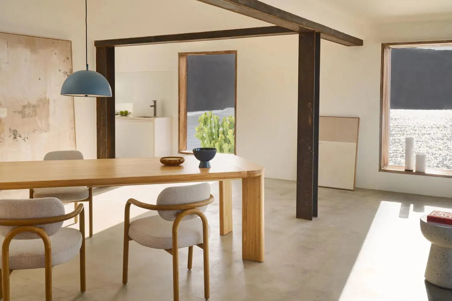 Moderner Jondal Ausziehtisch aus FSC-zertifiziertem Eichenholz, erweiterbar von 240 auf 320 cm, ideal für elegante Esszimmer.