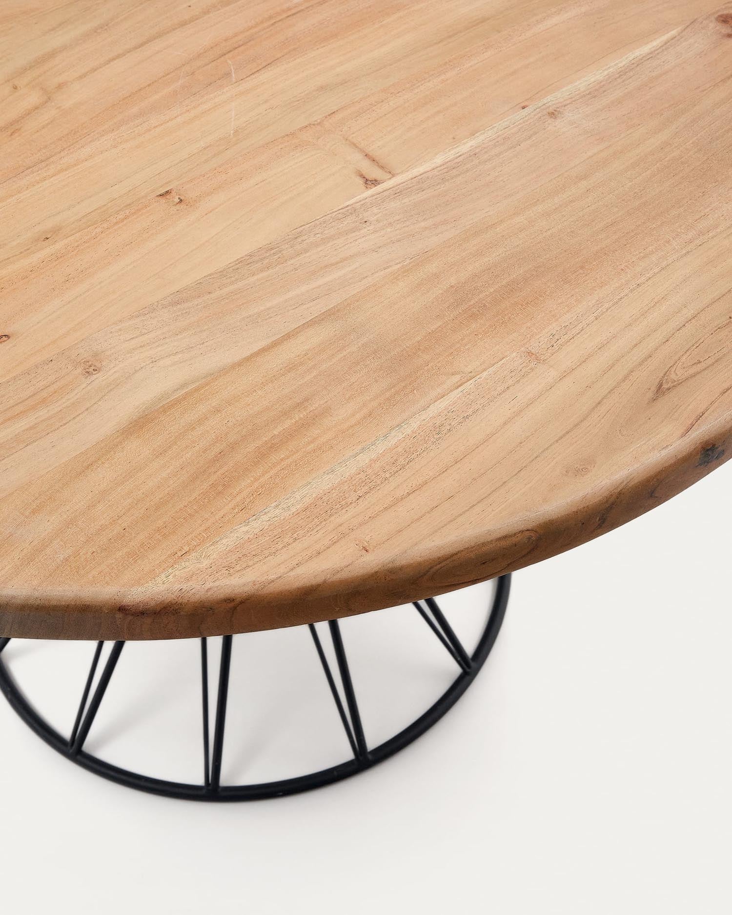 Entdecken Sie den Niut runden Tisch aus massivem Akazienholz mit eleganten Stahlbeinen. Ideal für gesellige Abende und stilvolle Einrichtung.