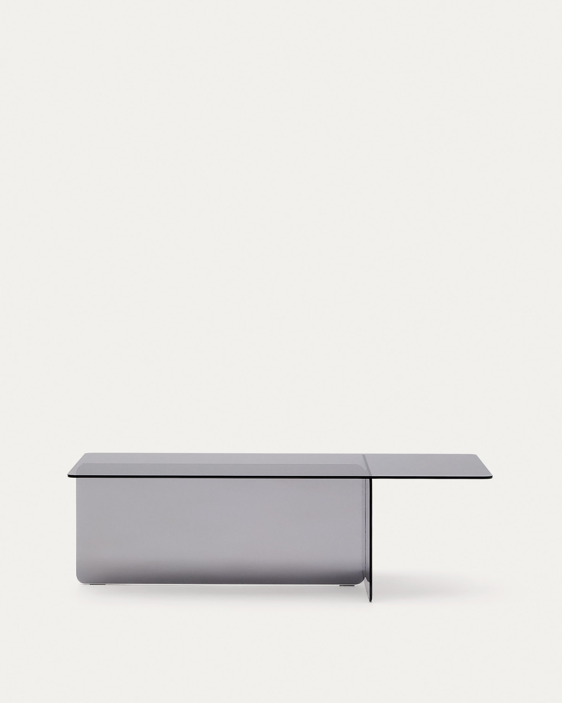 Moderner Couchtisch Zaren aus grauem gehärtetem Glas, 120x60 cm, von Kave Home. Stilvoll und ideal für zeitgemässe Wohnräume.