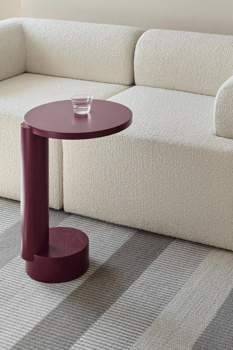 Eleganter Beistelltisch Bold BDT01 von Tamo: stilvoller, runder Tisch in Holzoptik, perfekt für kleine Räume und moderne Wohnkonzepte.