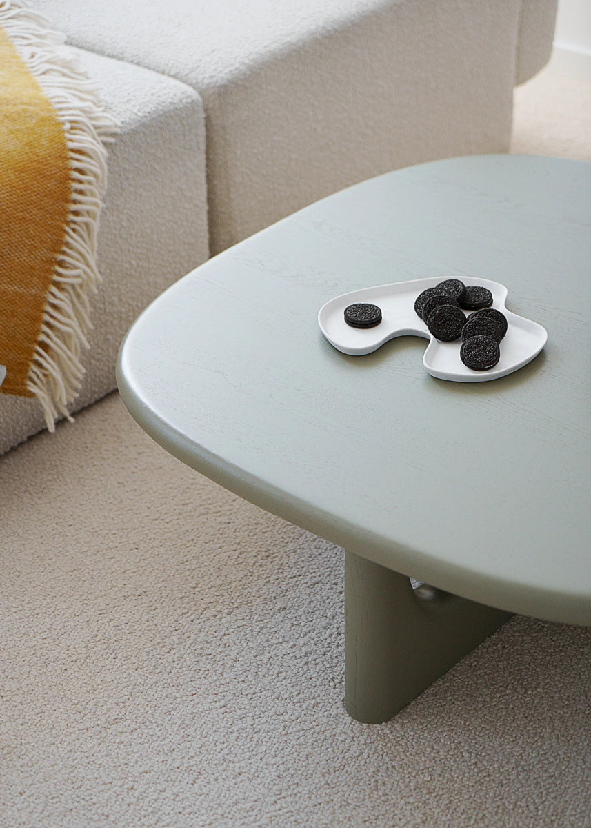 Eleganter Olfo OLF935 Beistelltisch von Tamo, ideal für jedes moderne Zuhause, vereint Funktionalität mit ästhetischem Charme.