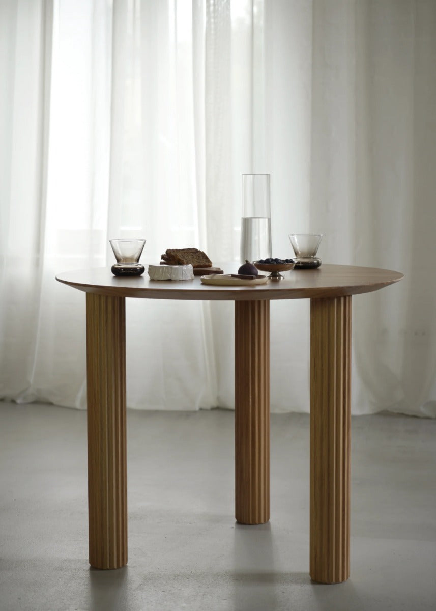Moderner Filar FILR90 Esstisch aus Holz, rechteckig, perfekt für stilvolle Essbereiche und gemütliche Zusammenkünfte.