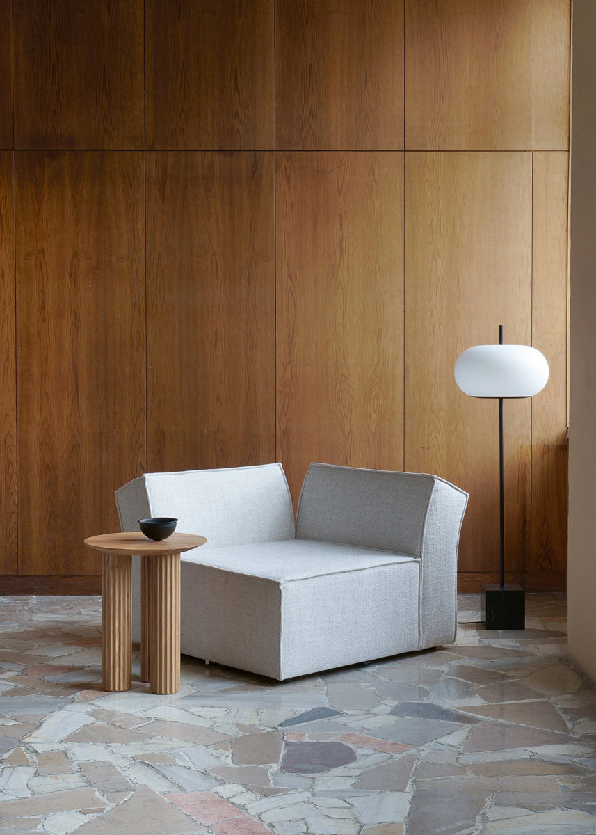 Eleganter Holz-Beistelltisch Filar FILR100 von Tamo, rechteckig gestaltet, ideal für stilvolle Wohnräume und als funktionales Möbelstück.