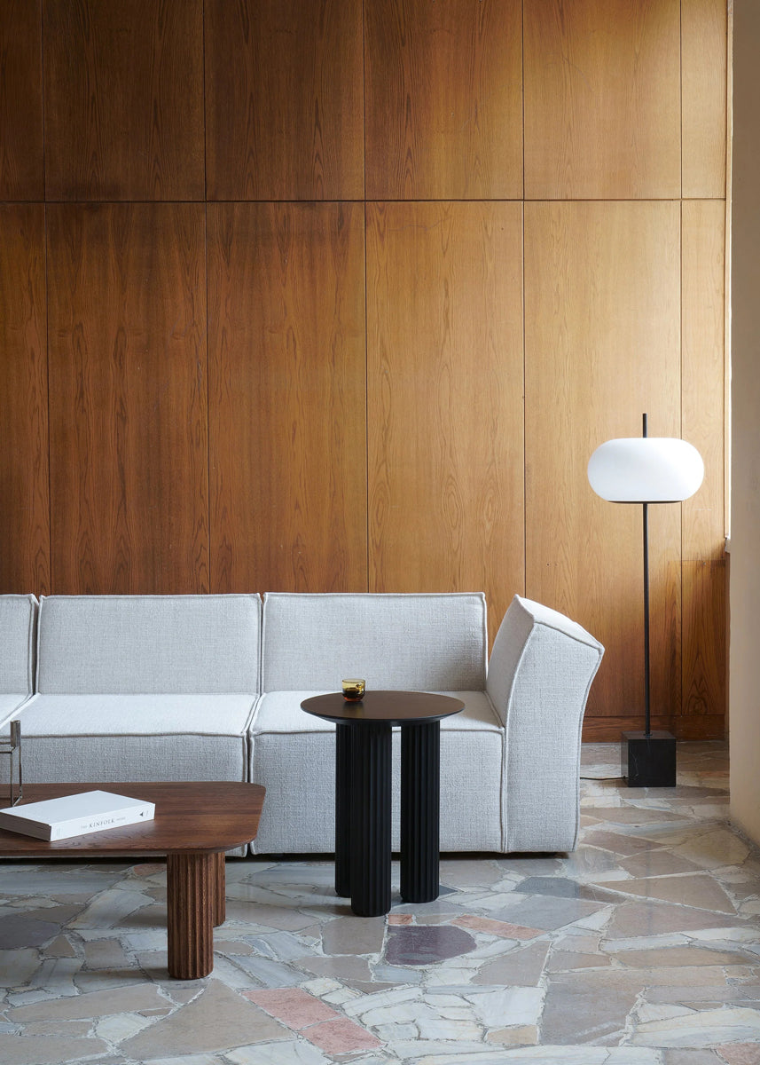 Eleganter Holz-Beistelltisch Filar FILR42 von Tamo, ideal für moderne Wohnräume und als funktionales Design-Element.