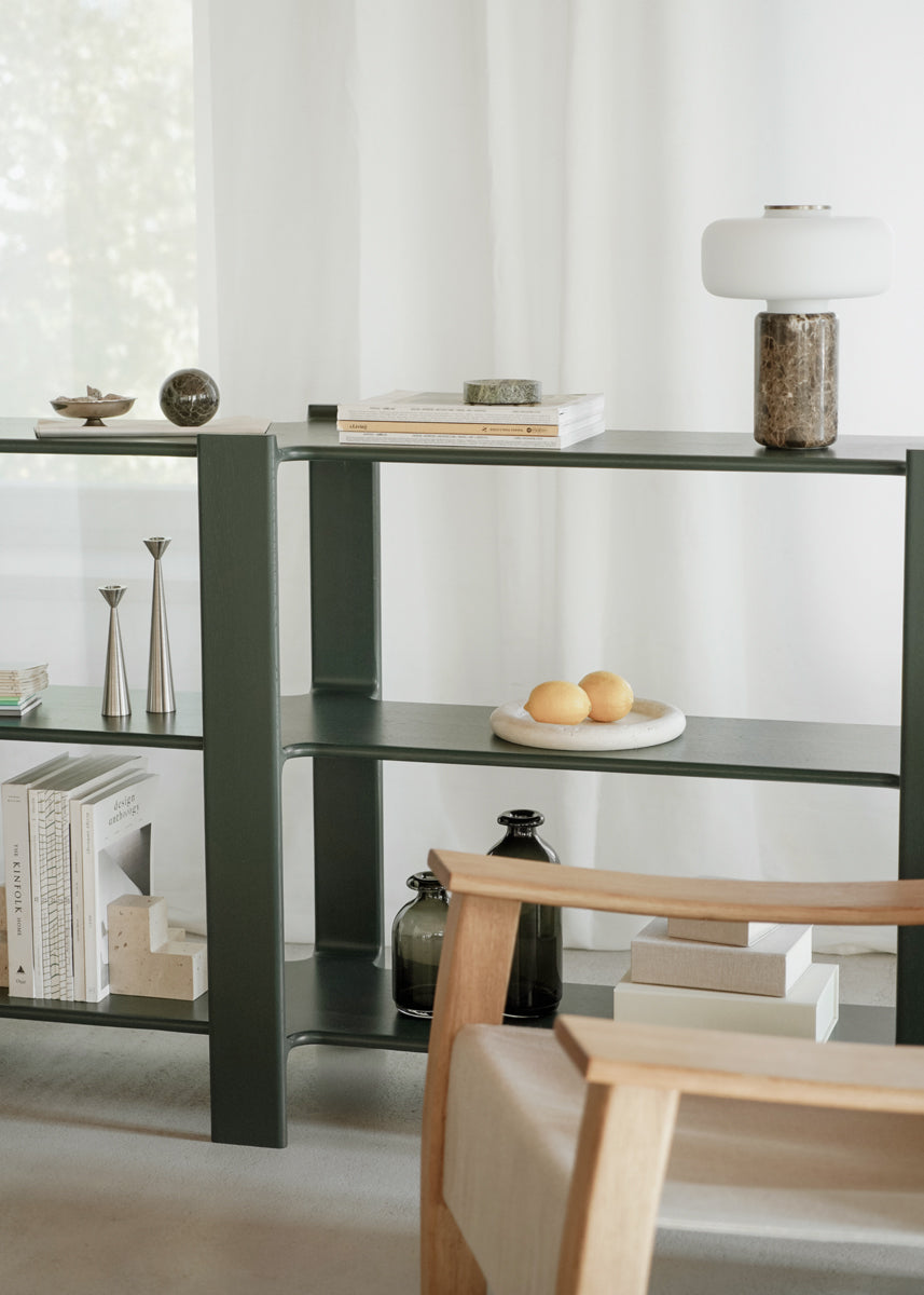 Elegantes Holzregal Ligo LGB1112 von Tamo, perfekt für die stilvolle Präsentation und Organisation Ihrer Lieblingsstücke in jedem Raum.