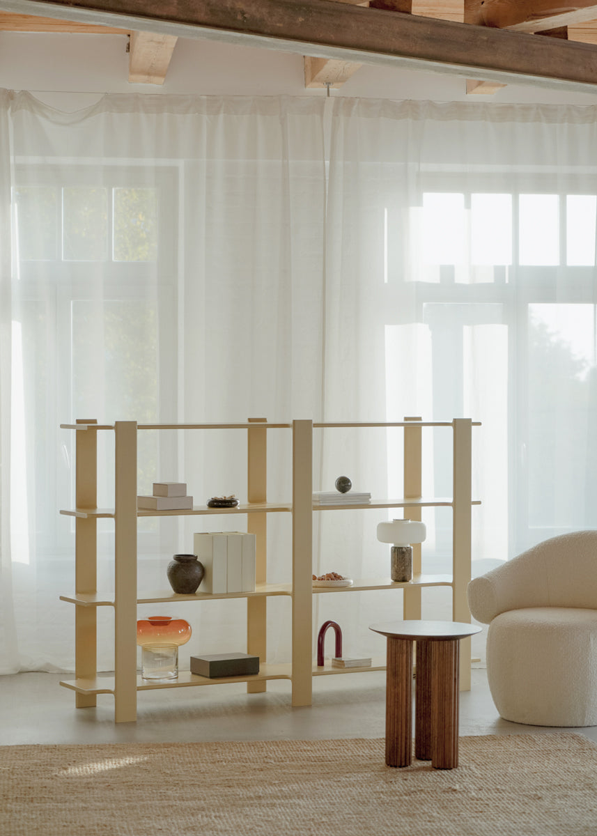 Modernes Standregal Ligo LGB1112 aus Holz von Tamo, ideal zur stilvollen Aufbewahrung und Präsentation von Wohnaccessoires und Büchern.