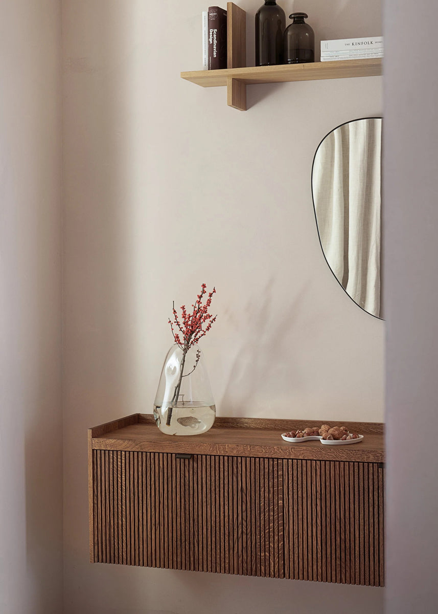Moderner TV-Schrank Meda MDA02 von Tamo, stilvolles Design mit viel Stauraum, perfekt für zeitgemäße Wohnkonzepte.