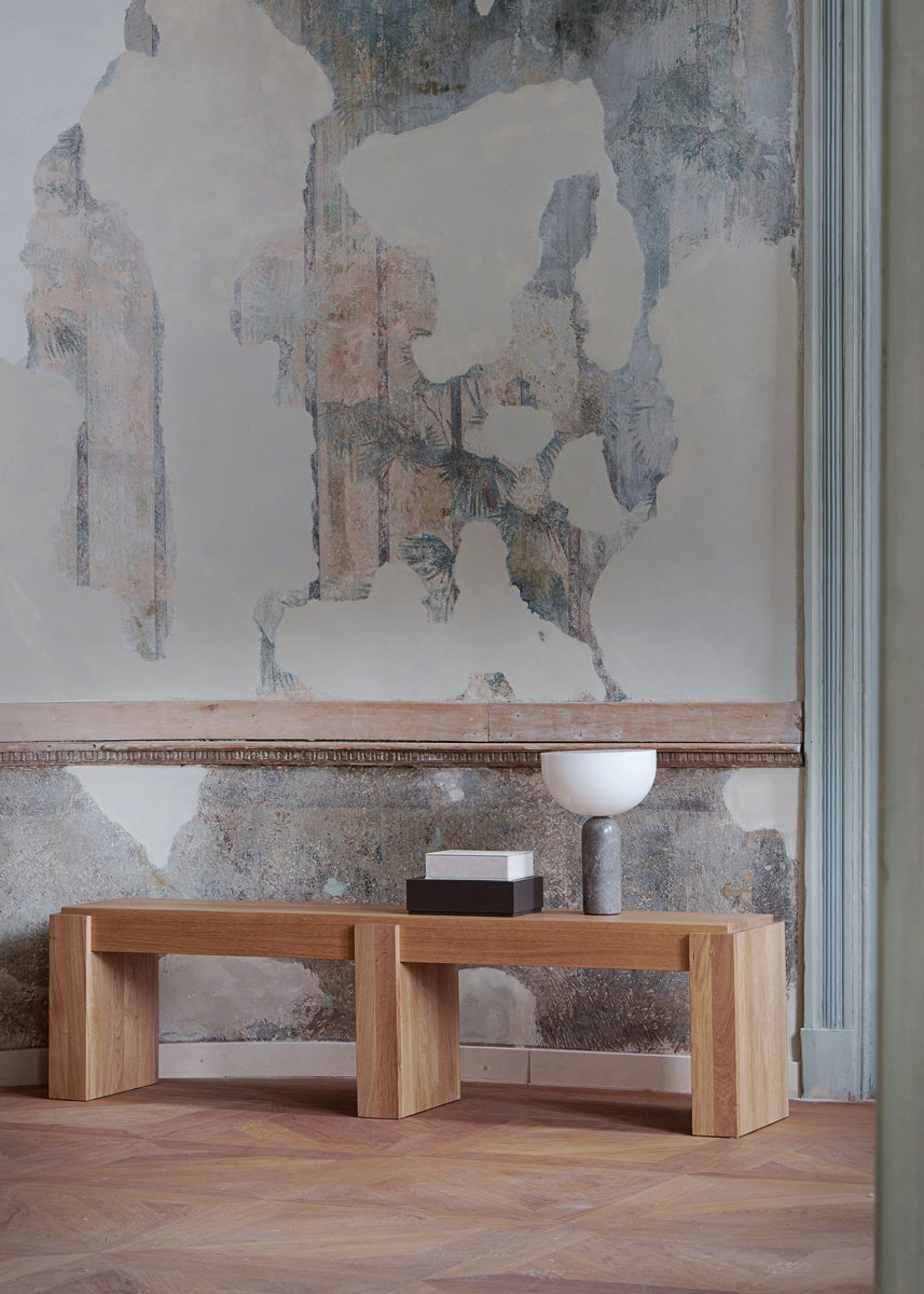 Stilvolle Pura PRA80 Sitzbank von Tamo, aus hochwertigem Holz, ideal für gemütliche Wohnräume und moderne Einrichtungskonzepte.