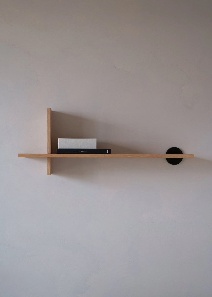 Modernes Standregal Crosset CRST01 von Tamo, gefertigt aus hochwertigem Holz, perfekt für eine stilvolle und praktische Raumgestaltung.