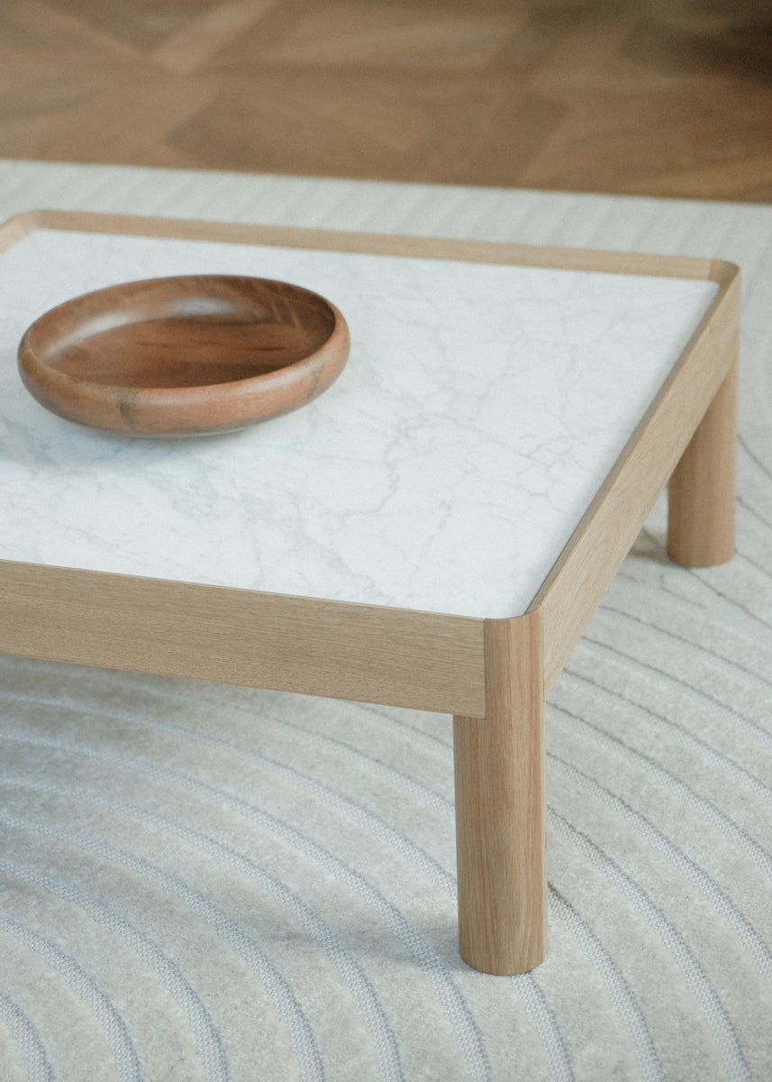 Stilvoller Inset IST41 Beistelltisch von Tamo, ideal für jedes Wohnambiente, vereint Funktionalität mit ästhetischem Charme.