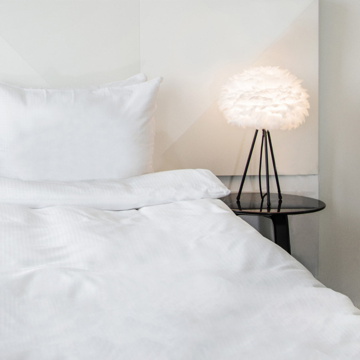 Eos Lampenschirm in White präsentiert im Onlineshop von KAQTU Design AG. Lampenschirm ist von Umage