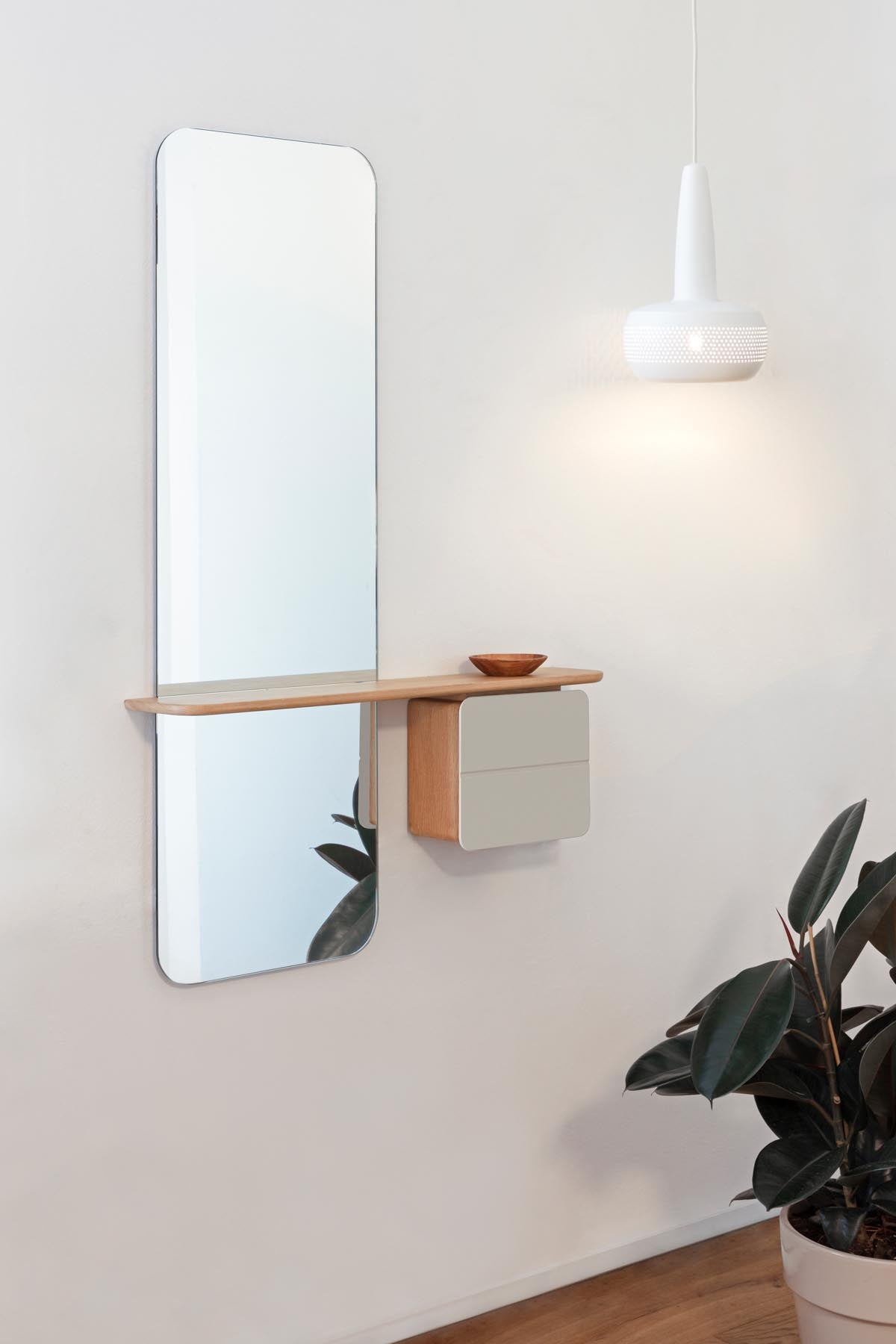 Eleganter Clava Lampenschirm in Matt Weiß von Umage, ideal für stilvolle Beleuchtung und moderne Inneneinrichtung.
