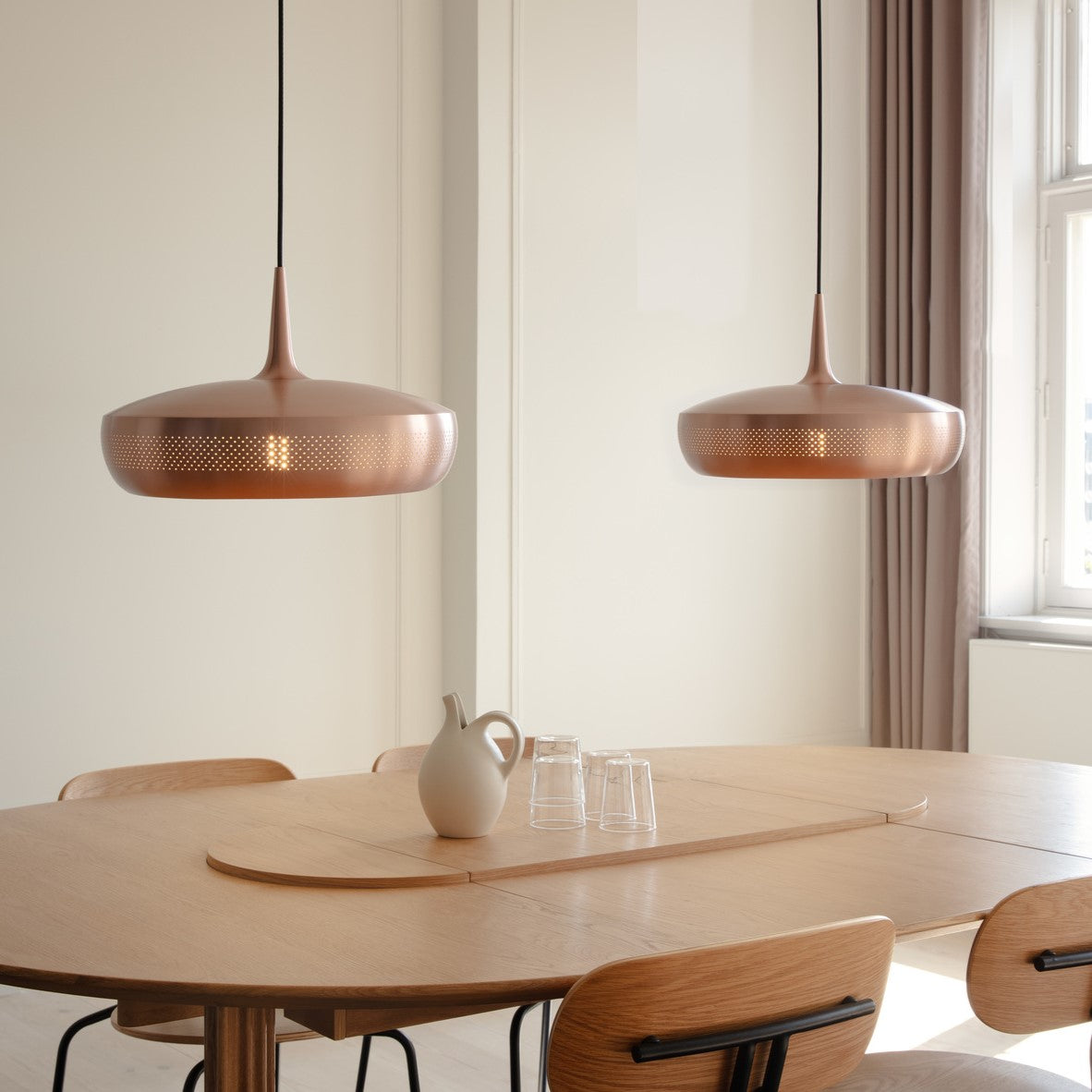 Clava Dine Lampenschirm in Brushed Copper präsentiert im Onlineshop von KAQTU Design AG. Pendelleuchte ist von Umage