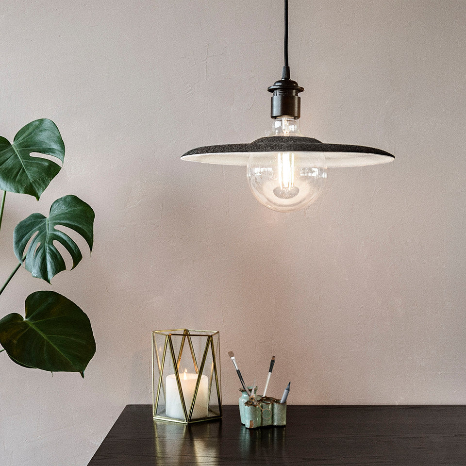 Shade Felt Lampenschirm in Grey präsentiert im Onlineshop von KAQTU Design AG. Lampenschirm ist von Umage
