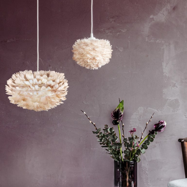 Eleganter Eos Lampenschirm von Umage in reinem Weiß, ideal für stilvolle Akzente in jedem Wohnraum.