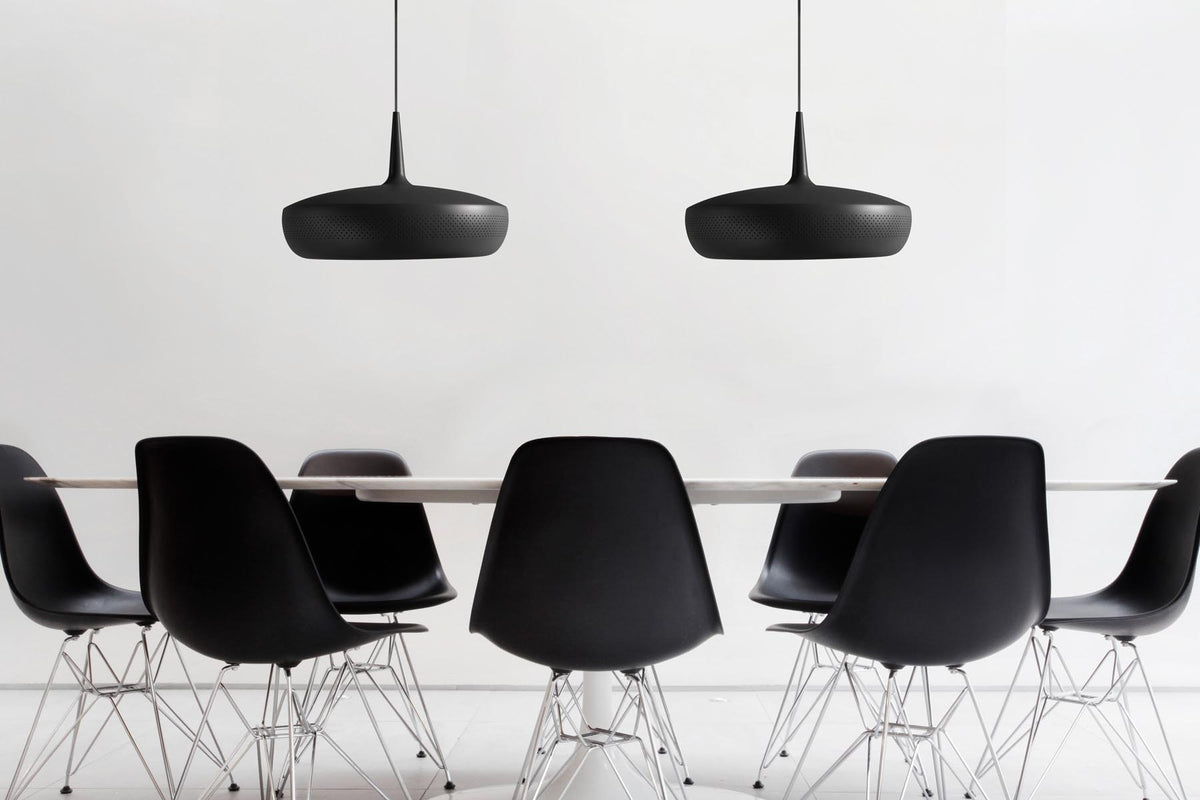 Clava Dine Lampenschirm in Black präsentiert im Onlineshop von KAQTU Design AG. Pendelleuchte ist von Umage
