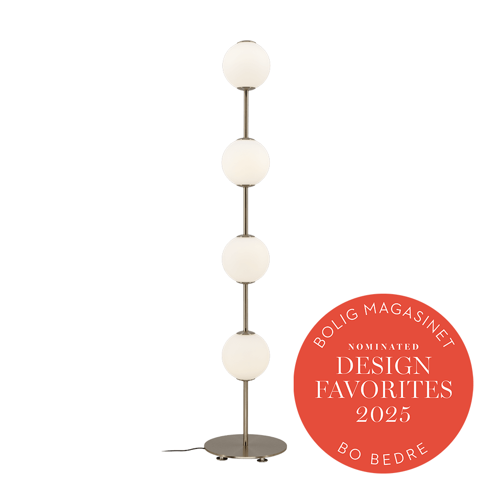 Audrey Floor lamp in Messing präsentiert im Onlineshop von KAQTU Design AG. Stehleuchte ist von Umage