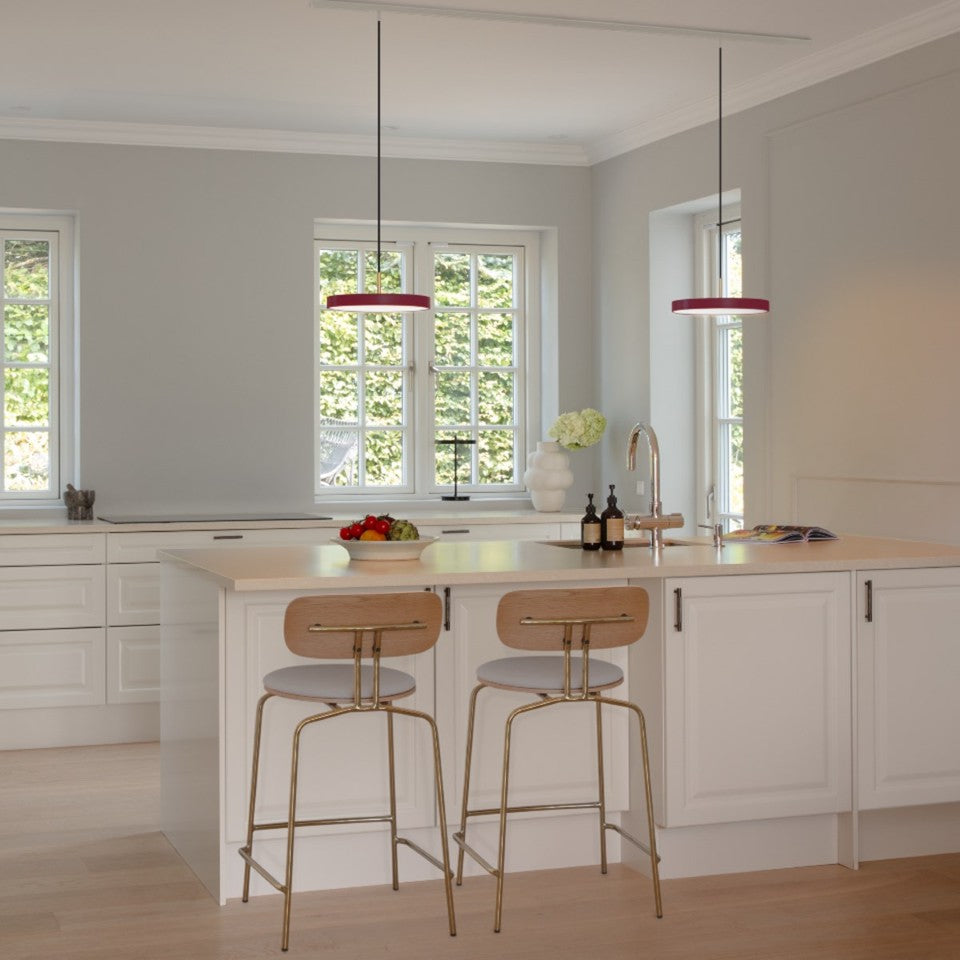 Elegante Asteria Plus Mini Pendellampe in stilvollem Design, ideal für moderne Wohnräume, präsentiert von Umage.