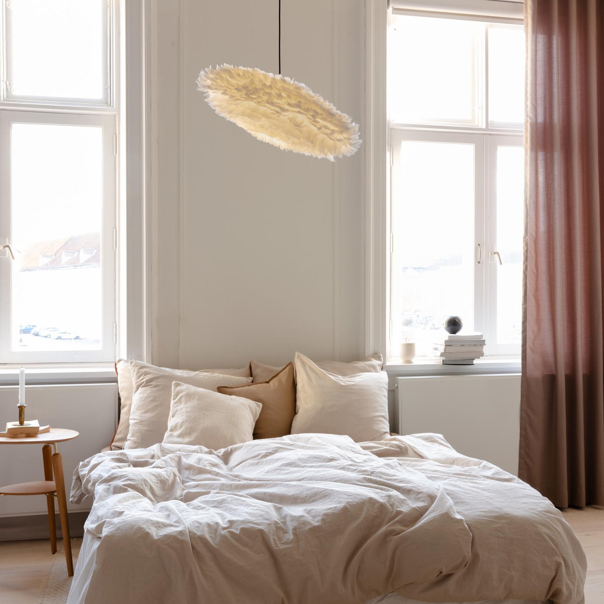 Eos Esther in White präsentiert im Onlineshop von KAQTU Design AG. Pendelleuchte ist von Umage