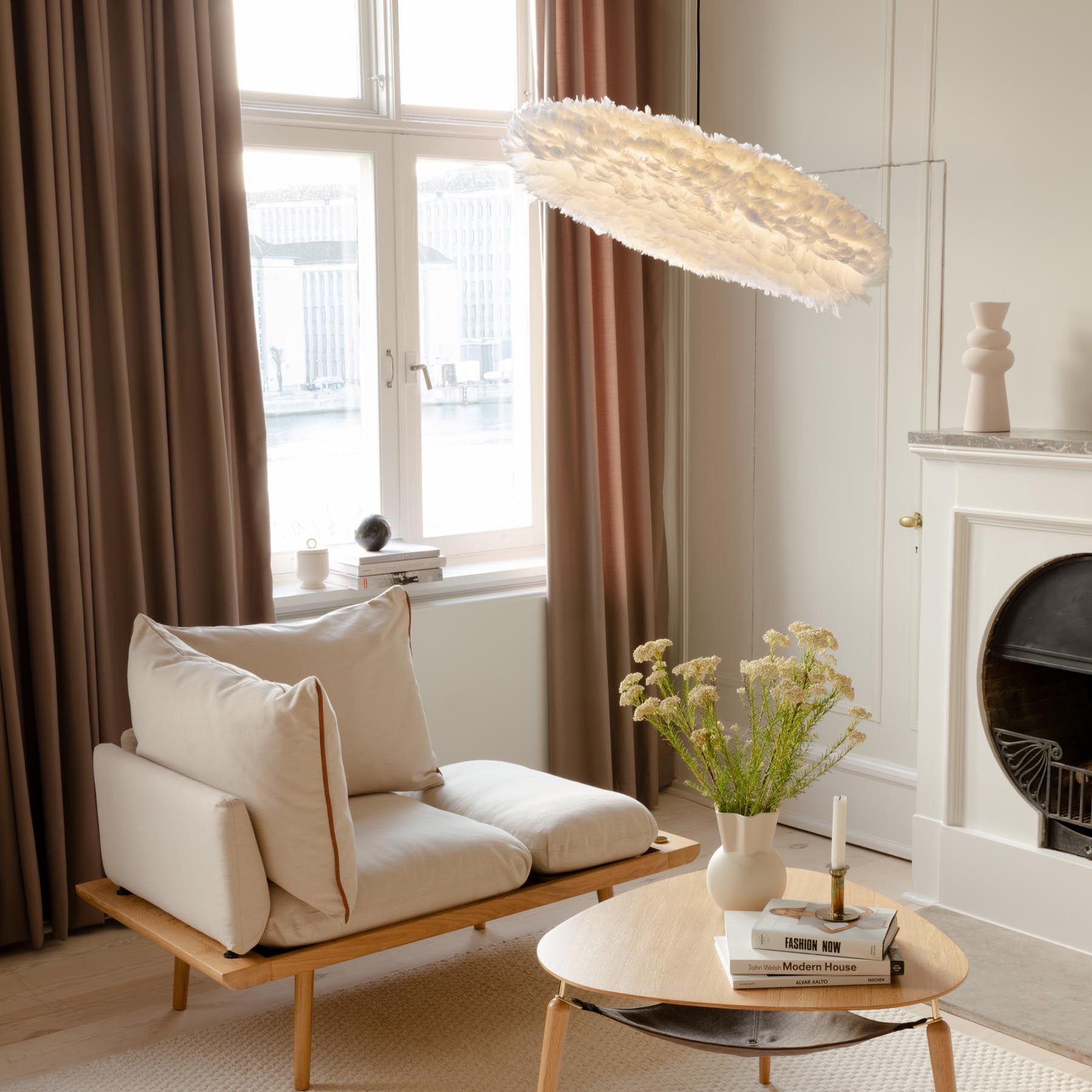 Schlichte Pendelleuchte Eos Esther in zartem Light Rose, perfekt für eine harmonische Raumgestaltung und stimmungsvolle Beleuchtung.
