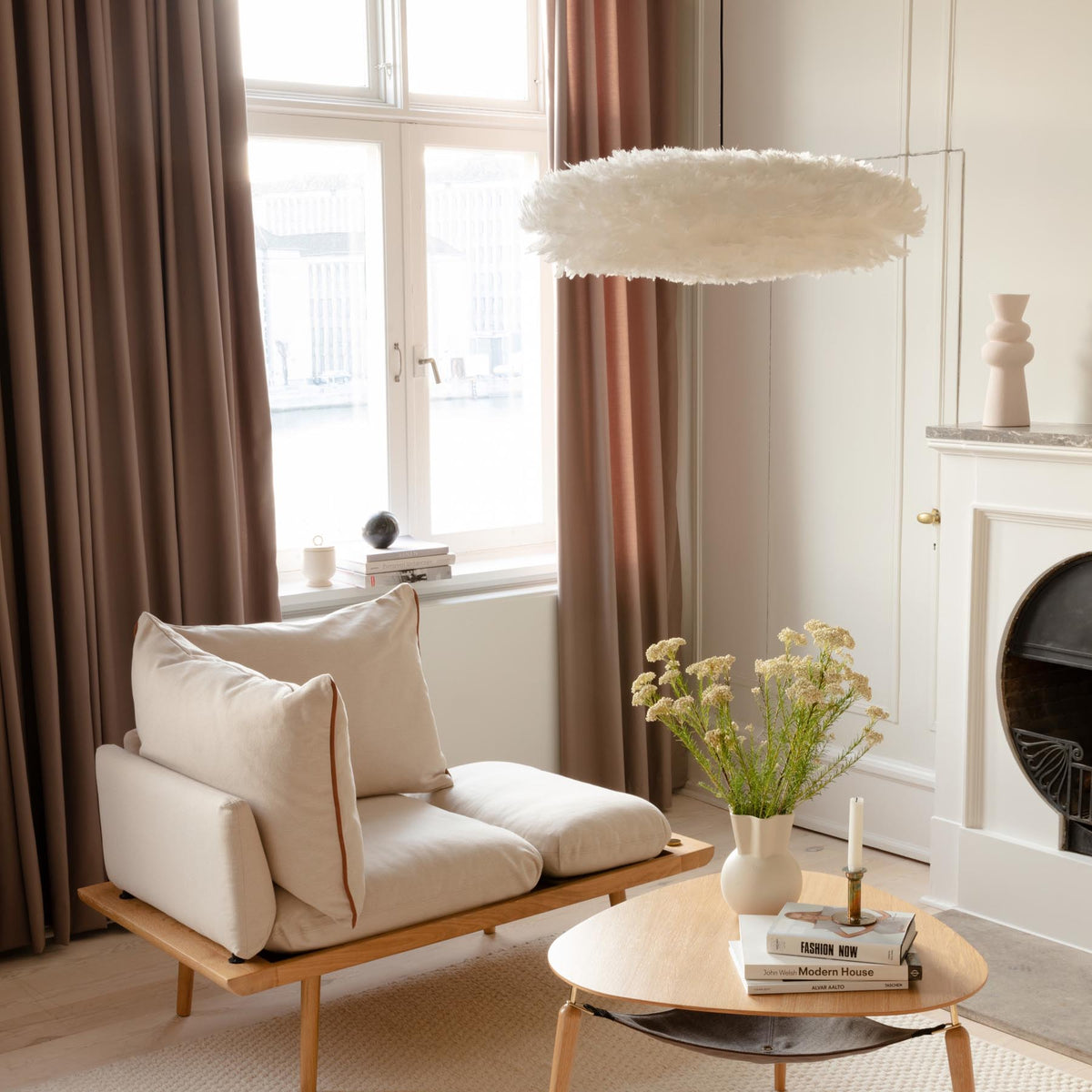 Eos Esther in White präsentiert im Onlineshop von KAQTU Design AG. Pendelleuchte ist von Umage