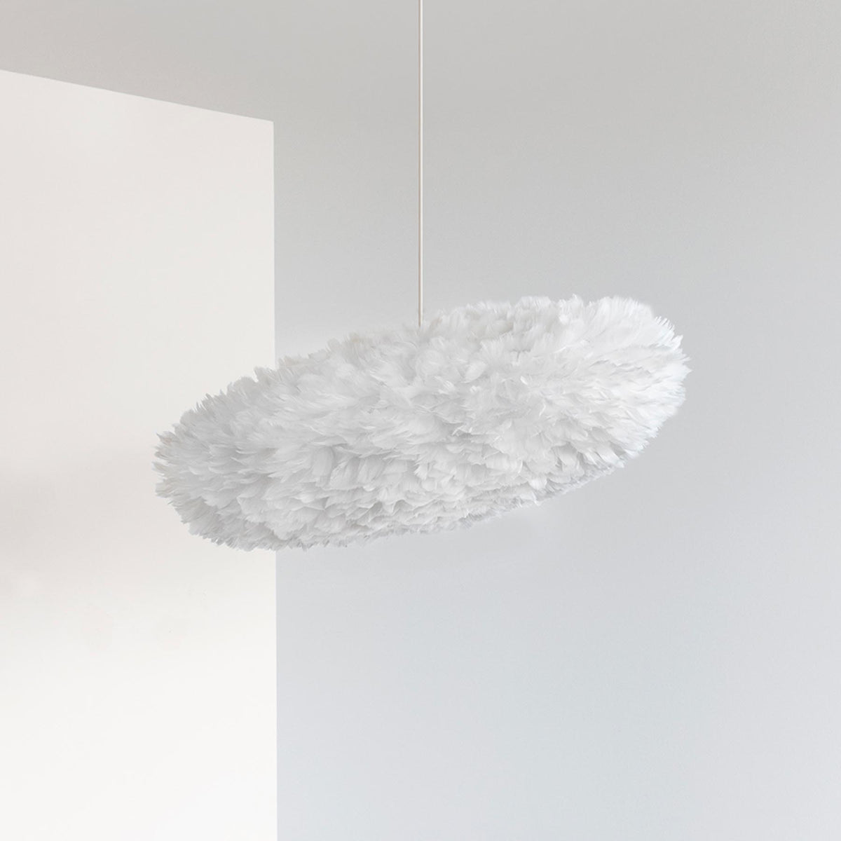 Eos Esther in White präsentiert im Onlineshop von KAQTU Design AG. Pendelleuchte ist von Umage