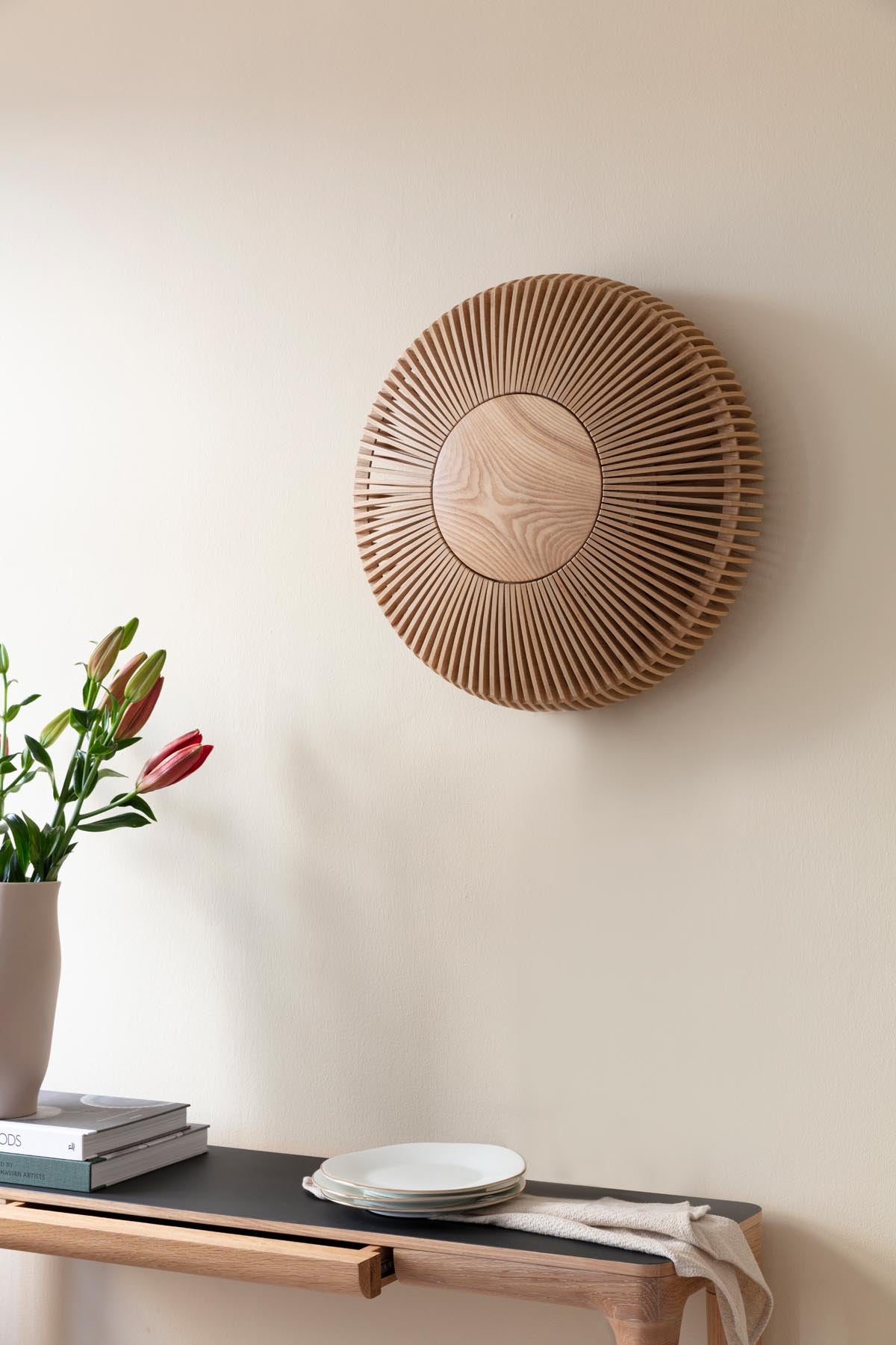Clava Up Wood Wandleuchte in Oak präsentiert im Onlineshop von KAQTU Design AG. Wandleuchte ist von Umage