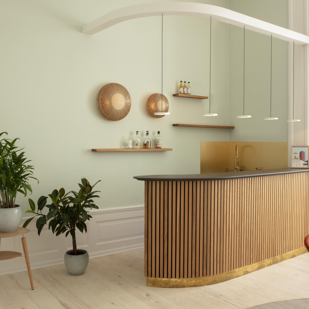 Clava Up Wood Wandleuchte in Oak präsentiert im Onlineshop von KAQTU Design AG. Wandleuchte ist von Umage