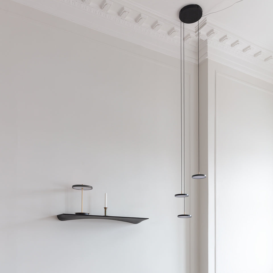 Elegantes Asteria Micro Kabelset von Umage, ideal für kreative Lichtgestaltungen, kombiniert zeitgemäße Ästhetik mit praktischer Anwendung.