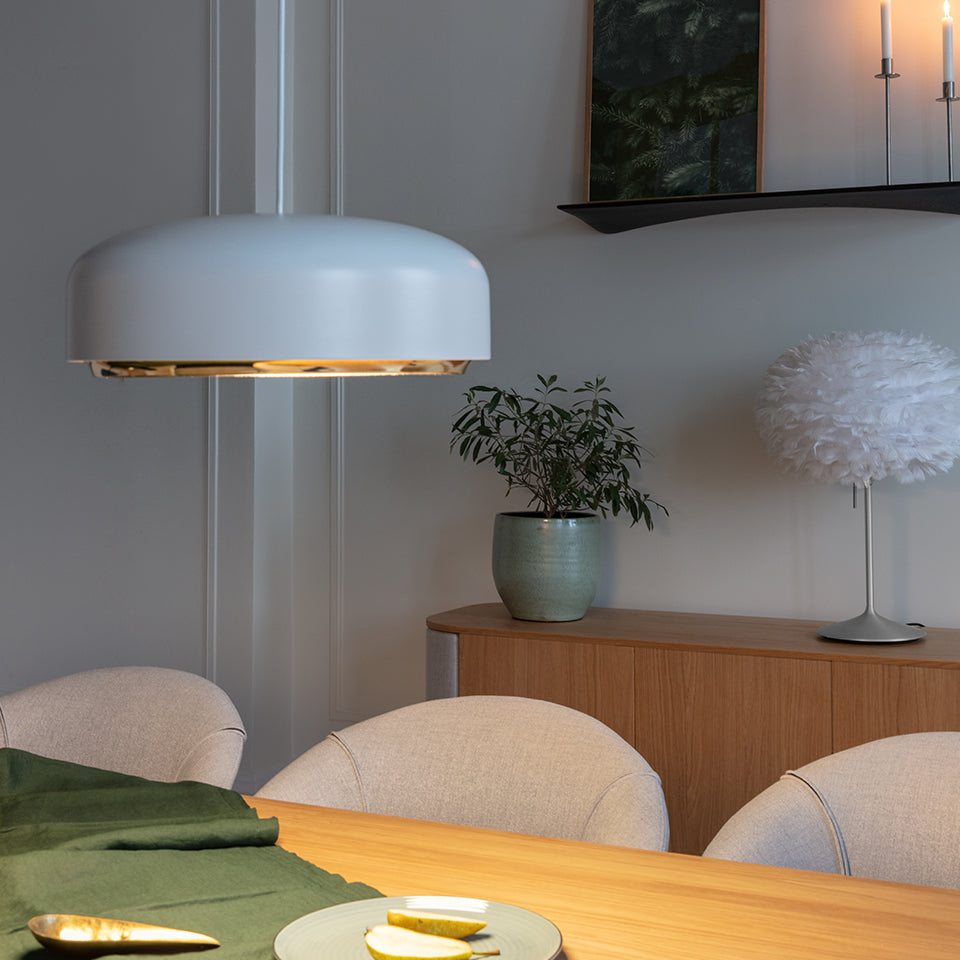 Hazel Medium  Pendellampe in White präsentiert im Onlineshop von KAQTU Design AG. Pendelleuchte ist von Umage