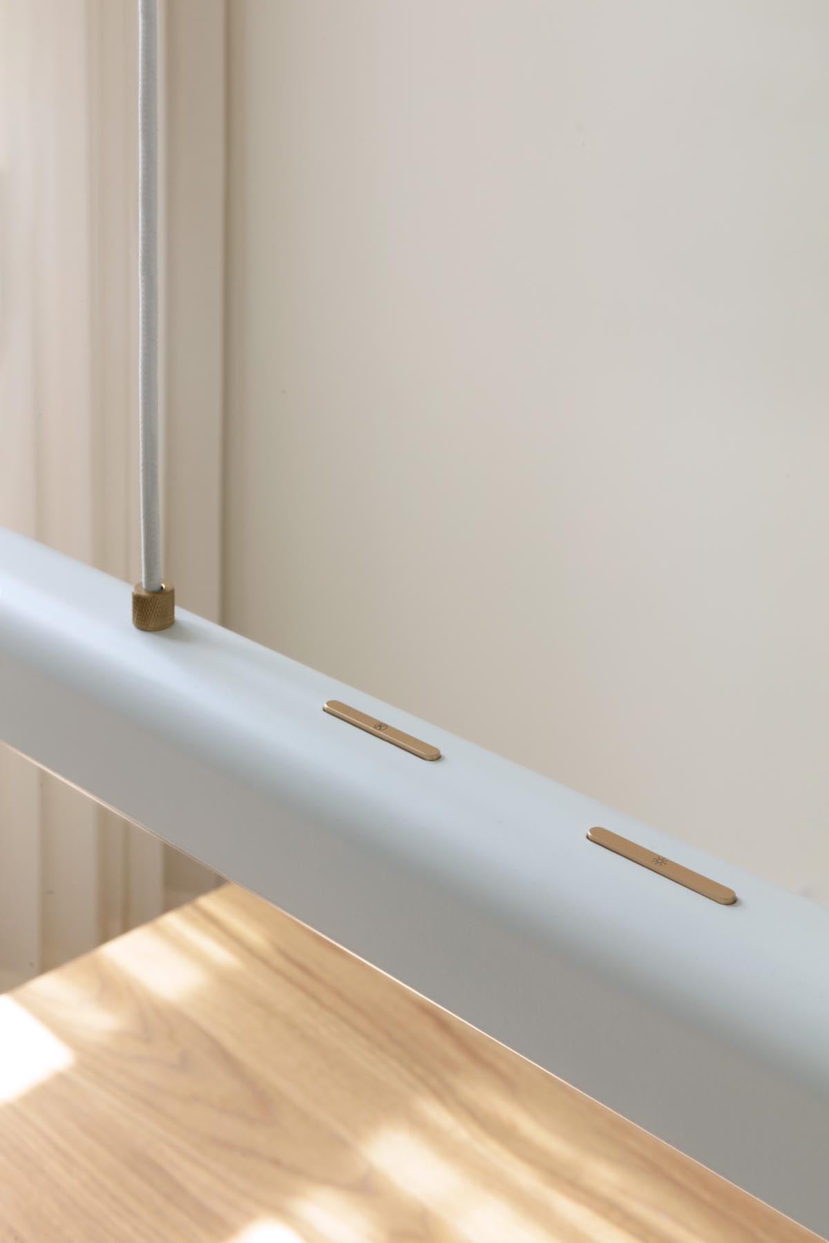 Hazel Branch Pendellampe in White/Brass präsentiert im Onlineshop von KAQTU Design AG. Pendelleuchte ist von Umage