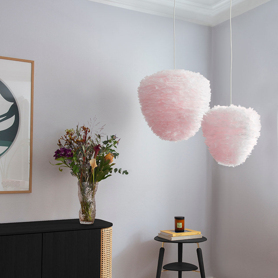 Eos Evia in Light Rose präsentiert im Onlineshop von KAQTU Design AG. Pendelleuchte ist von Umage