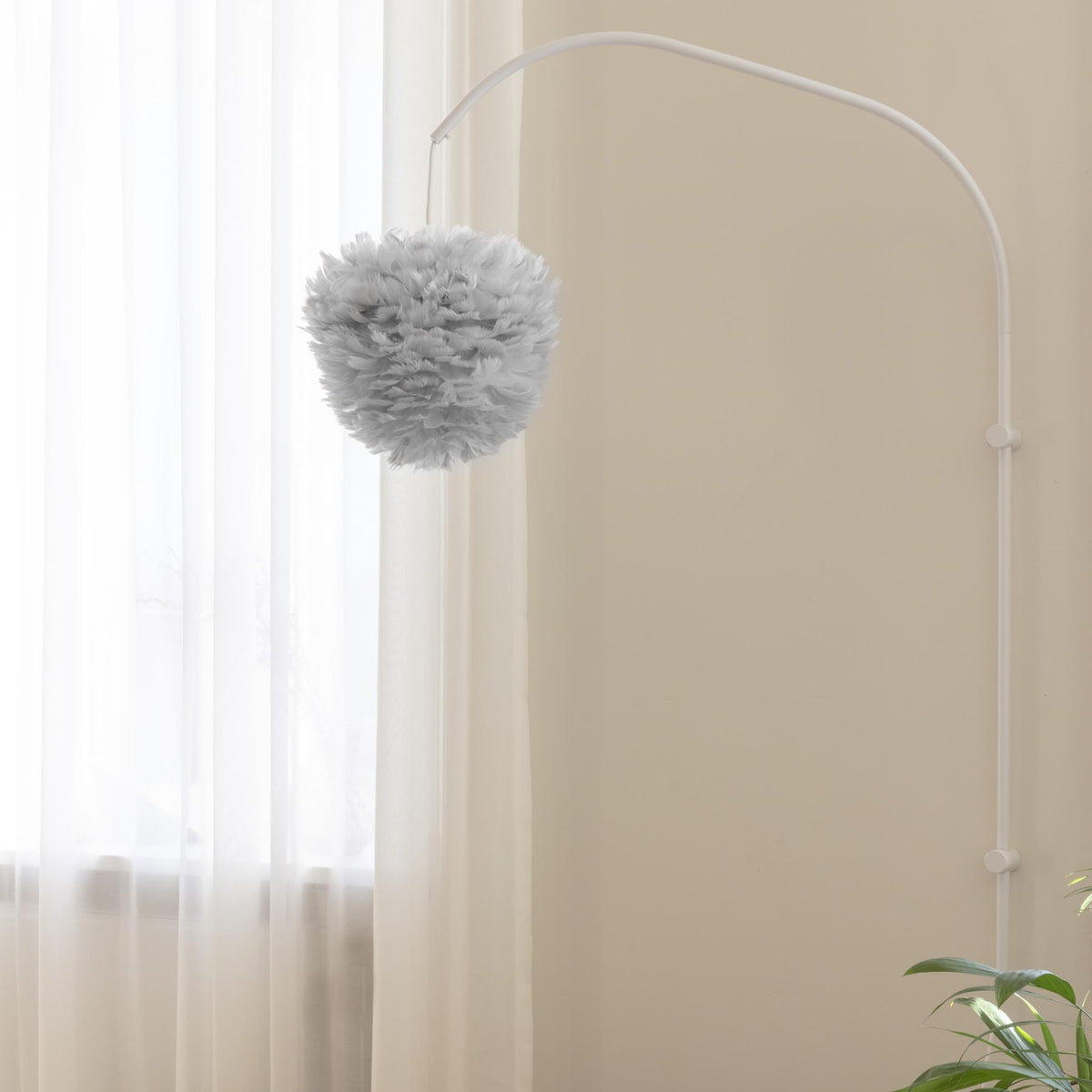 Eos Evia in Light Grey präsentiert im Onlineshop von KAQTU Design AG. Pendelleuchte ist von Umage