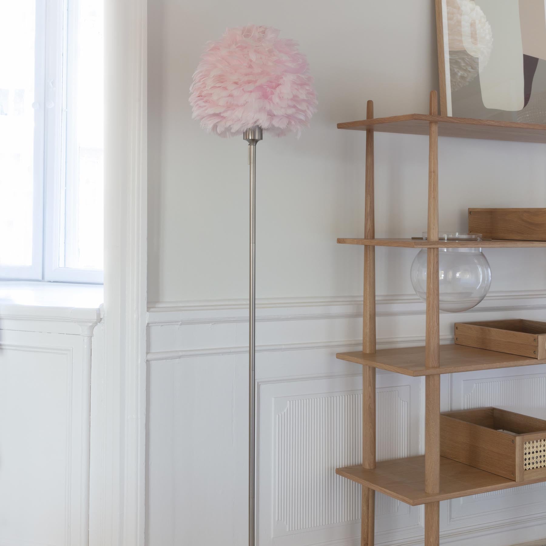 Elegante Pendelleuchte Eos Evia in zartem Light Rose, ideal für stilvolle Wohnräume und moderne Innenarchitektur.